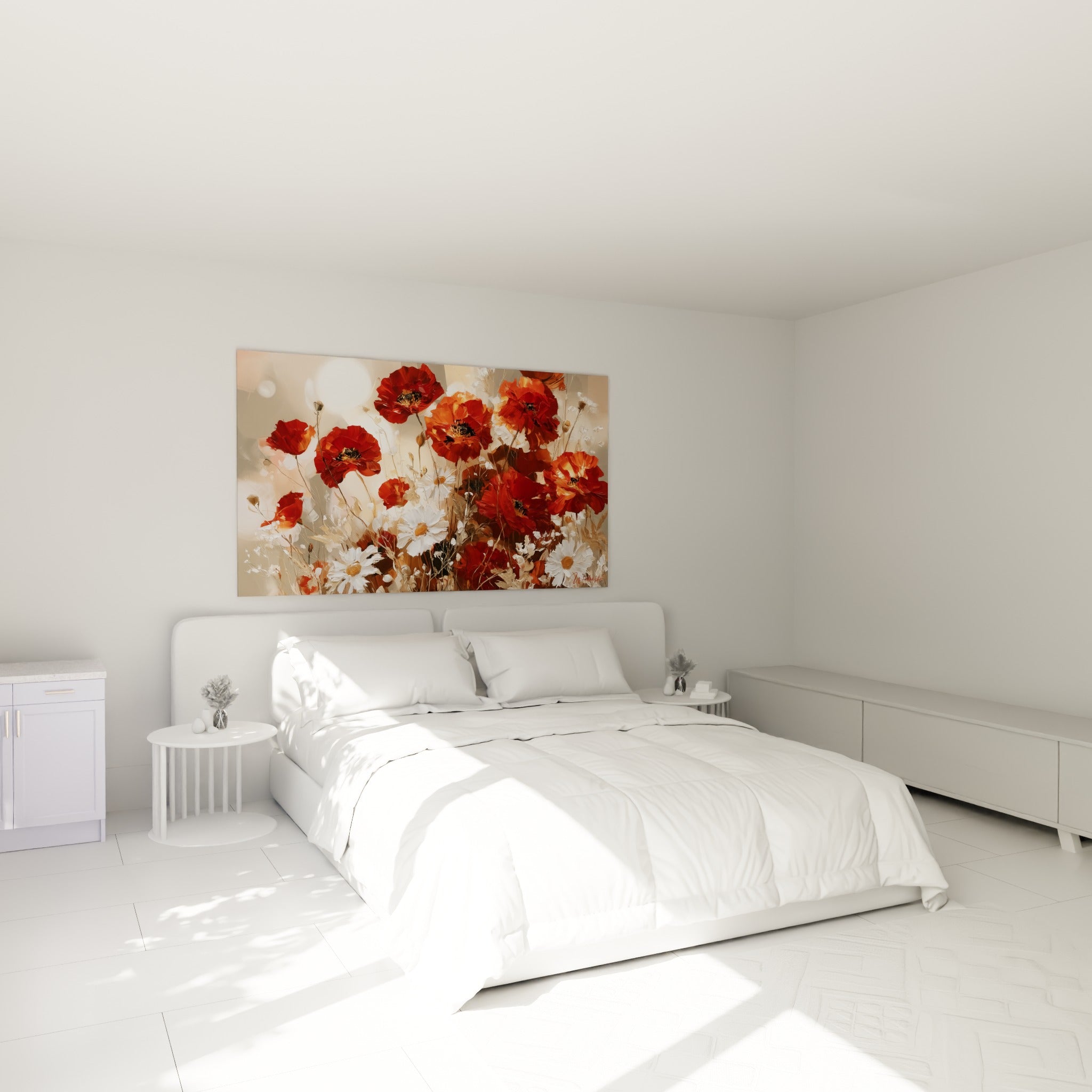 Bouquet de coquelicots rouges et marguerites blanches au-dessus d'un lit dans une chambre claire