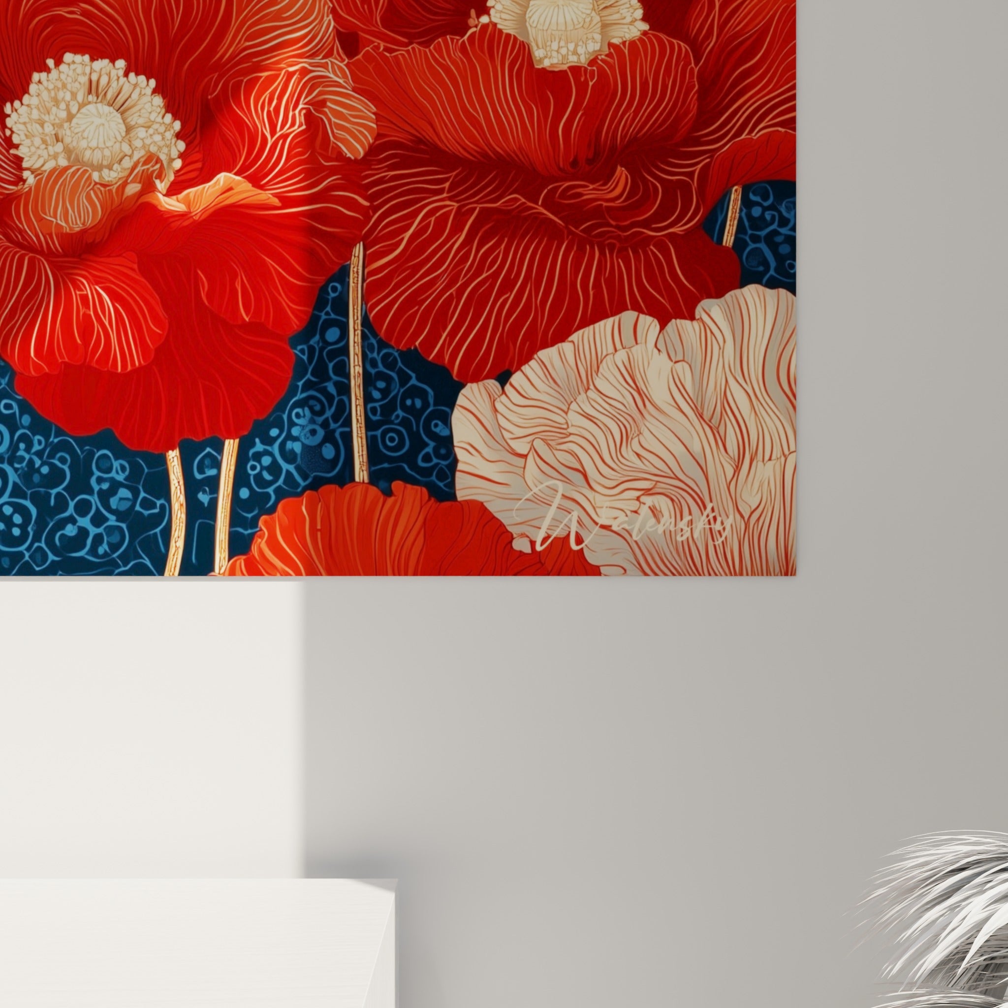 Détail des pétales rouge vermillon veinés et du fond bleu marine granuleux, traits gravés visibles