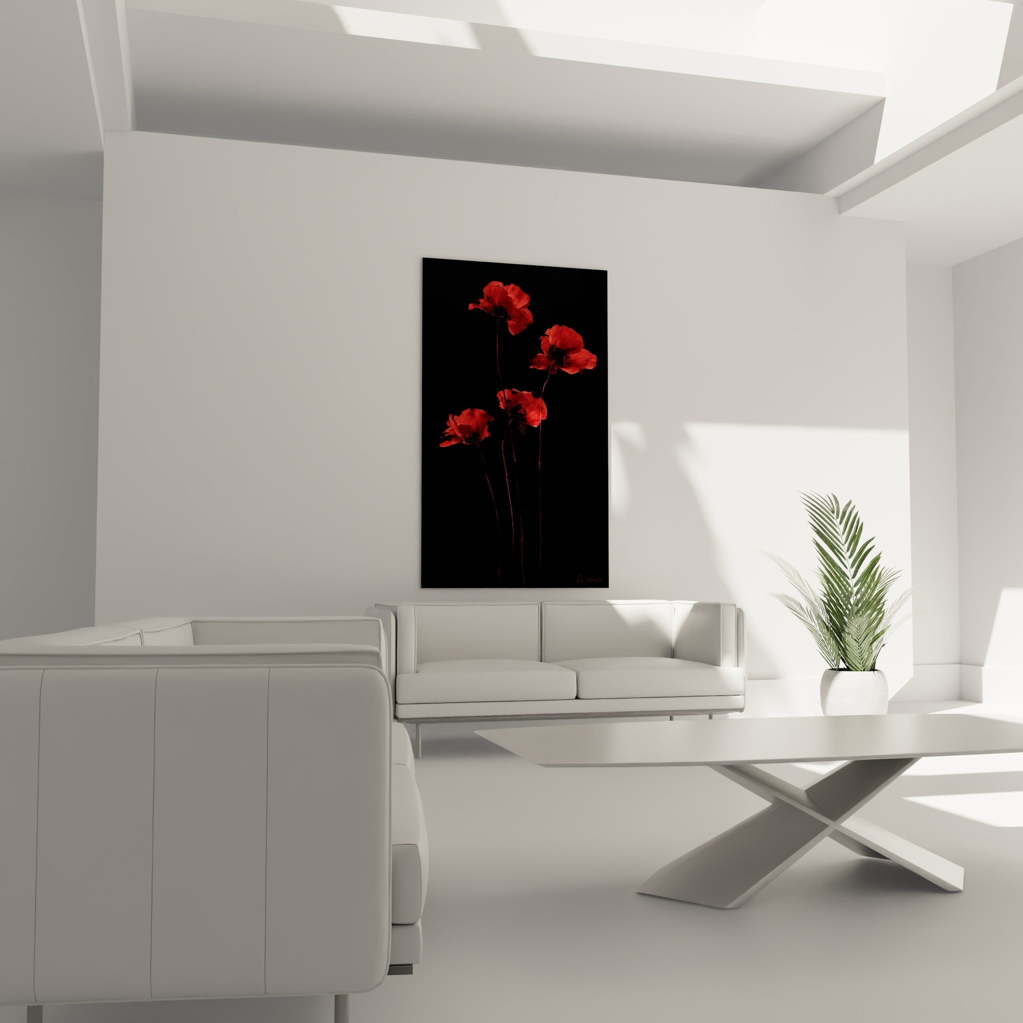 Bouquet de coquelicots écarlates sur fond sombre, disposé au-dessus d'un canapé dans un salon lumineux