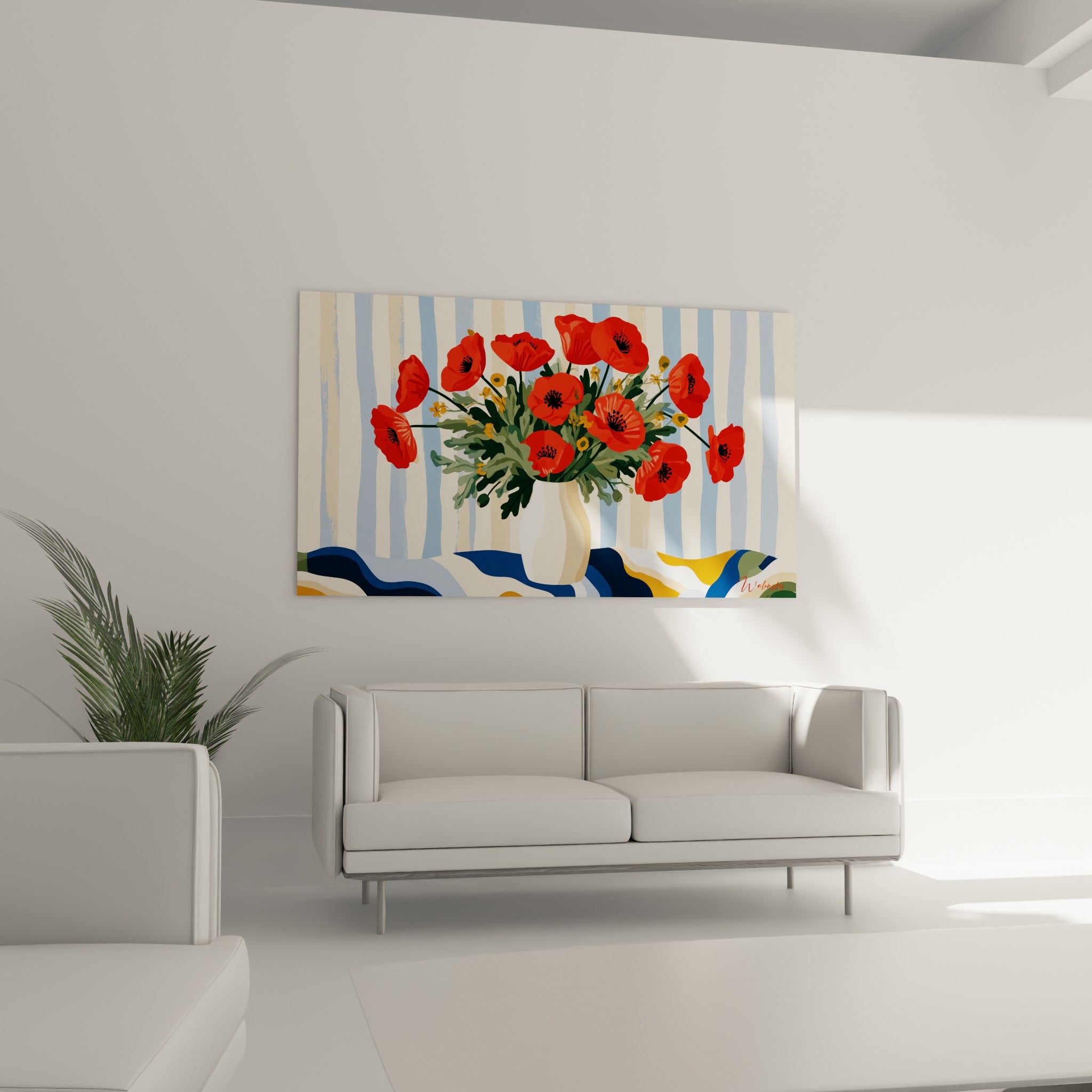 Vase de coquelicots rouge et bleu marine au-dessus d'un canapé dans un salon lumineux