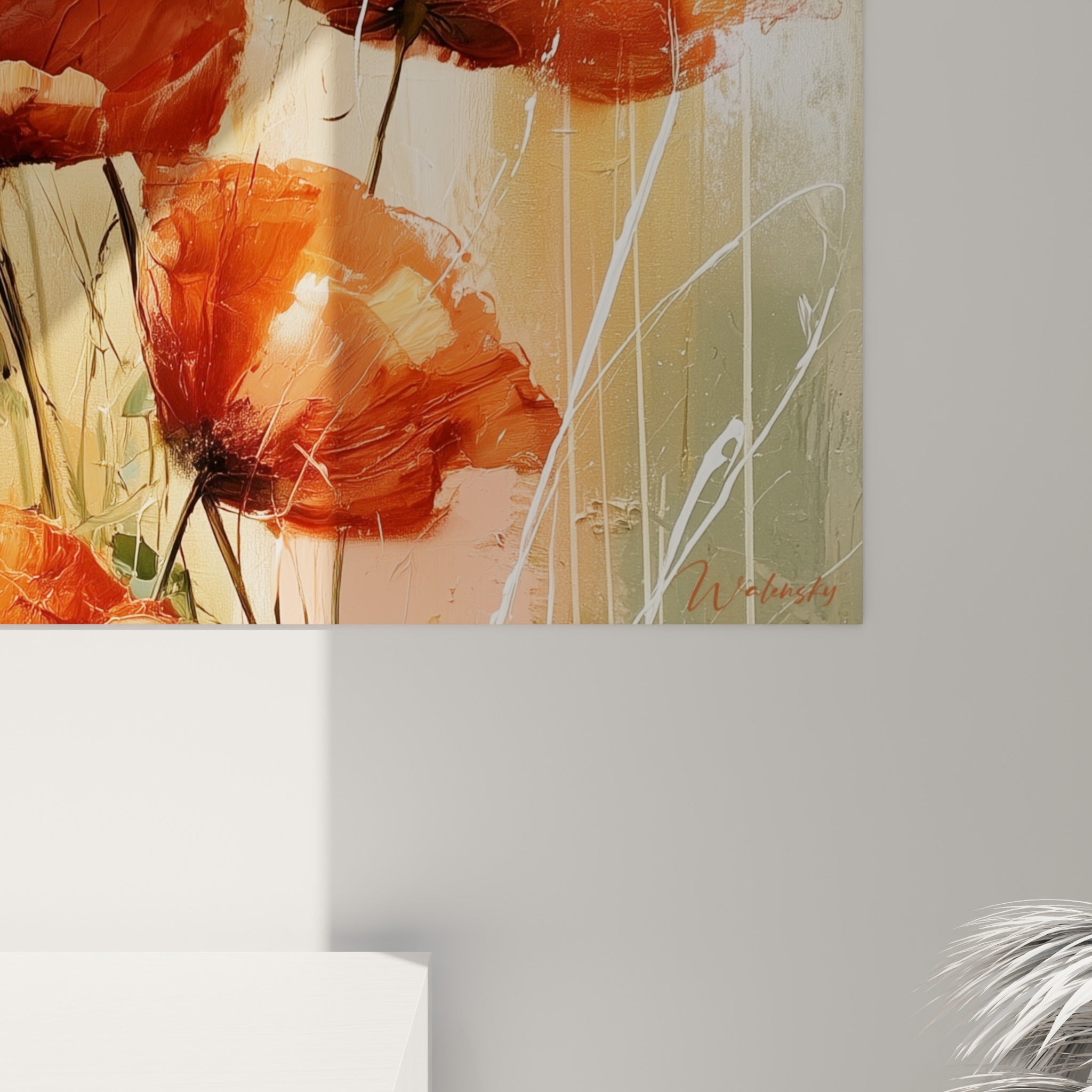 Empâtements orangés et coulures blanches d'un coquelicot rouge révélant la matière épaisse de la toile