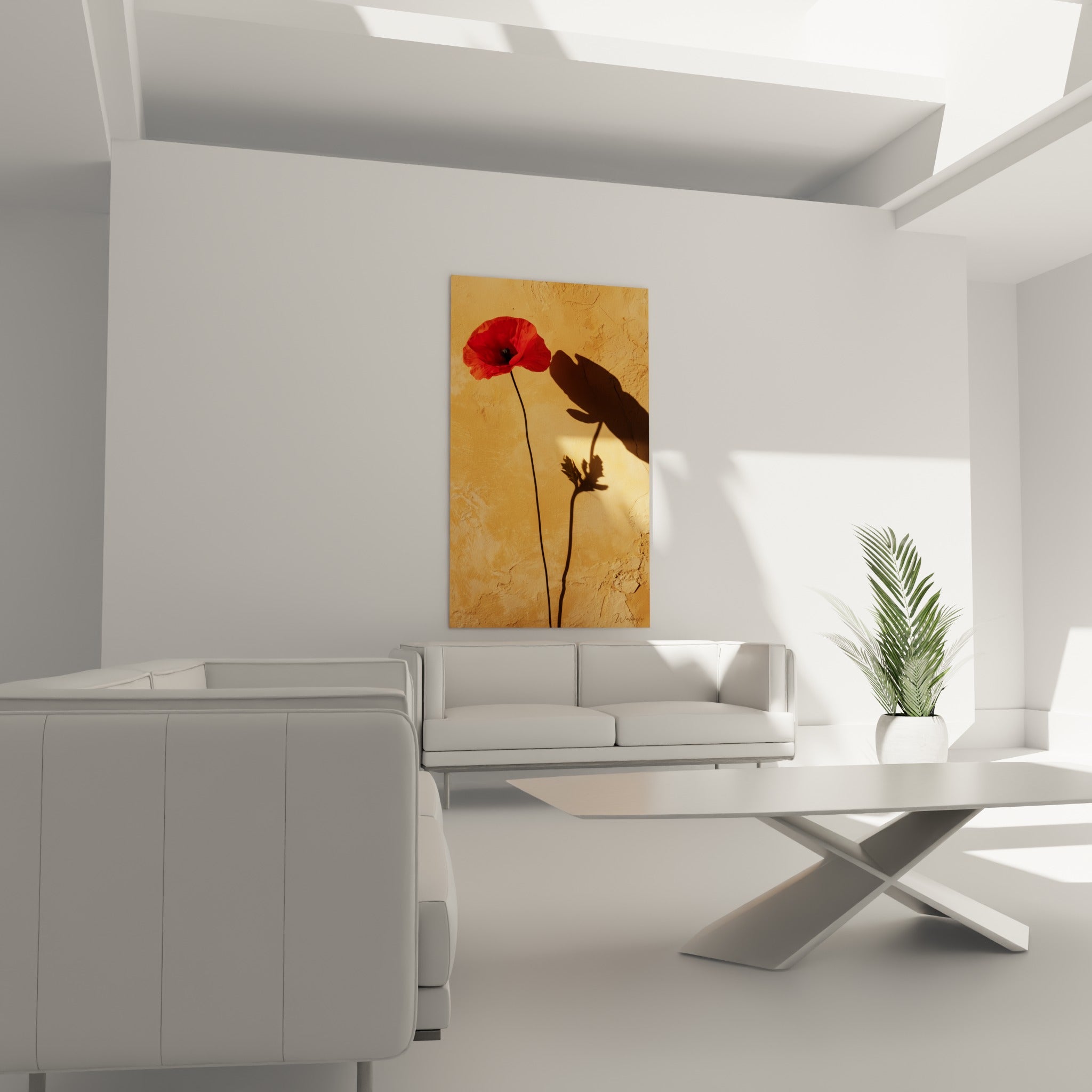 Pétales rouges du coquelicot contrastant avec le fond ocre chaud, au-dessus d'un canapé dans un salon lumineux