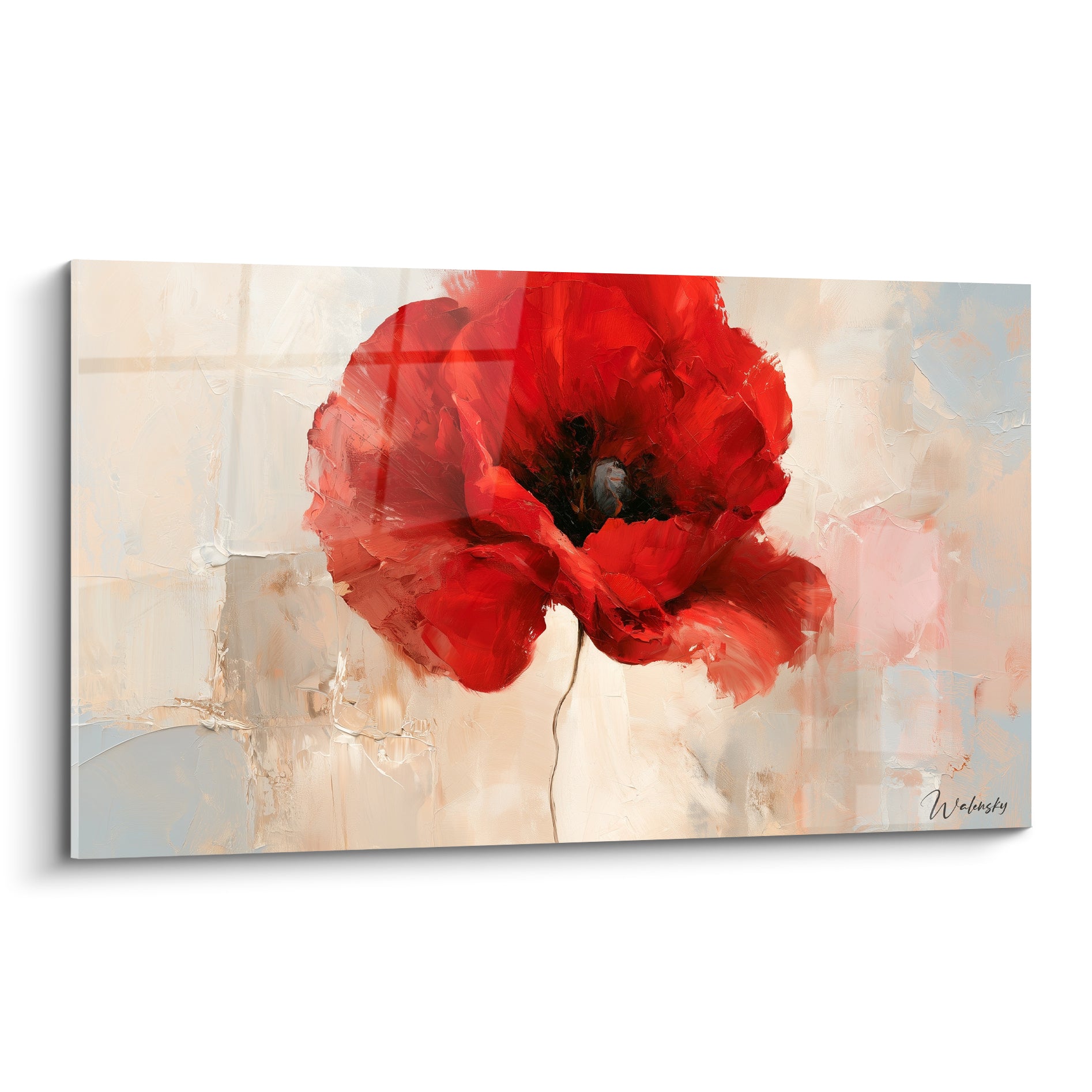 Coquelicot rouge aux pétales texturés se déploie sur un fond beige et gris craquelé