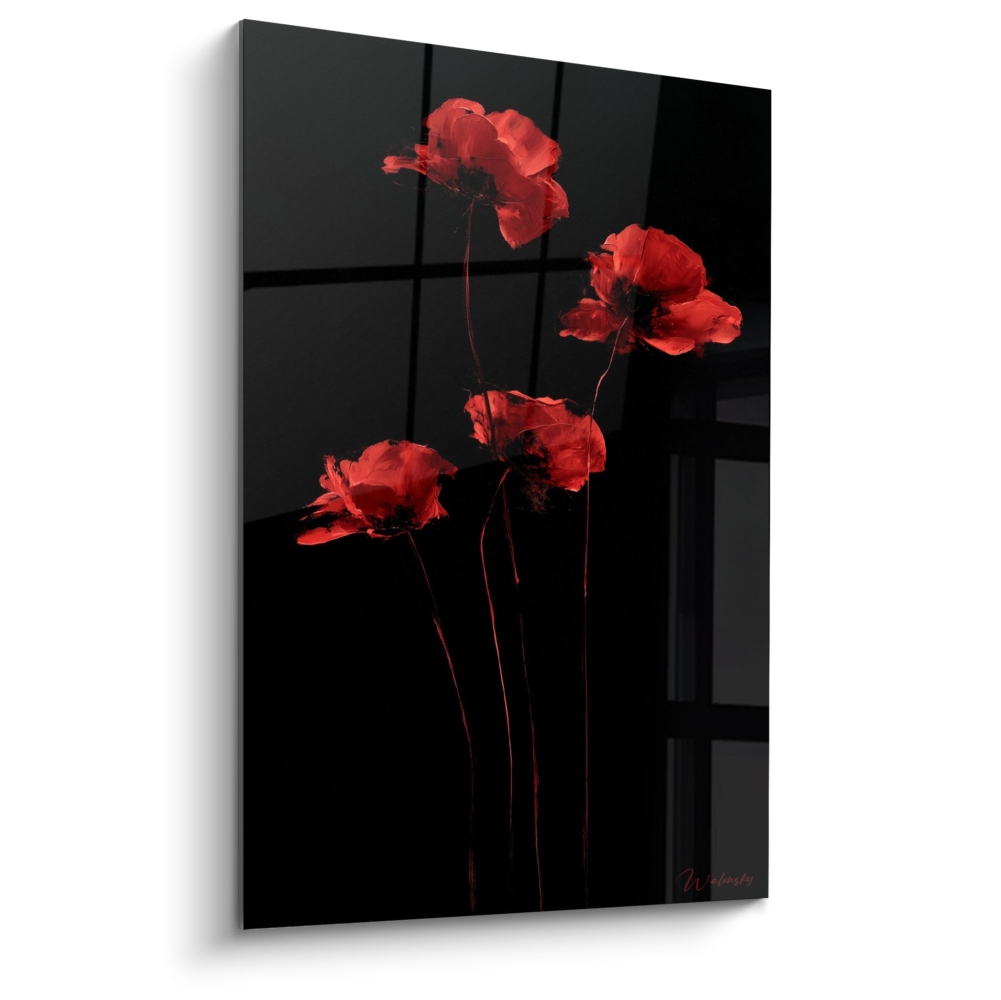 Quatre coquelicots rouge vif se détachent sur un fond noir anthracite dense, pétales texturés en relief