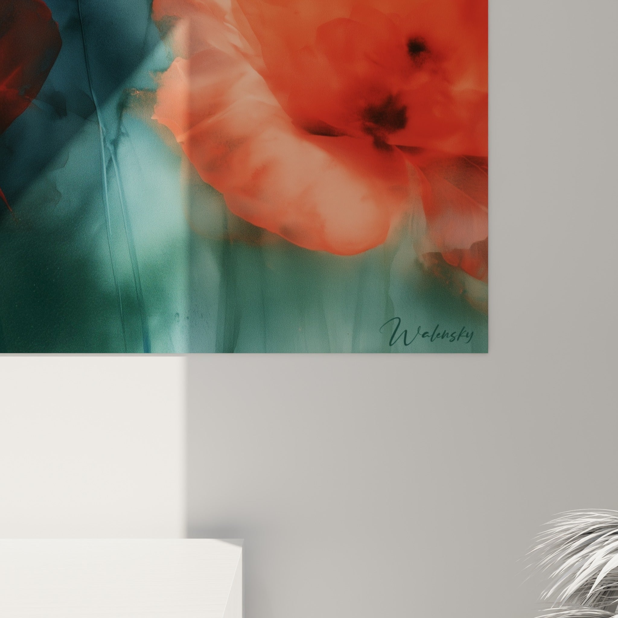 Texture aquarelle des pétales rouges et coulures bleu marine visibles sur la matière imprimée du tableau