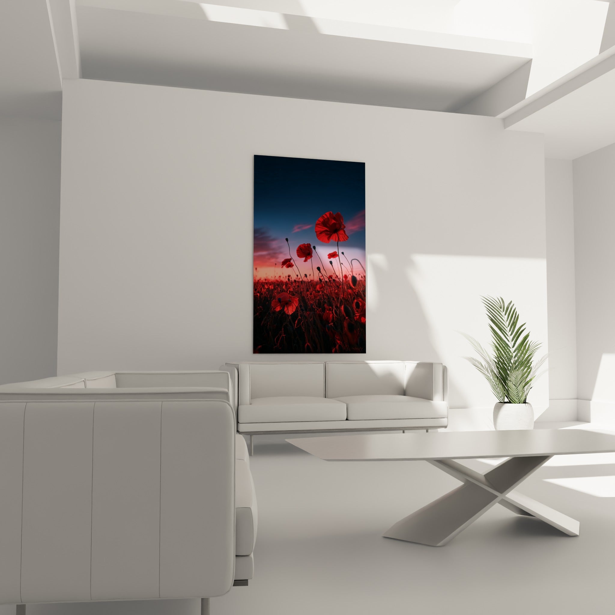 Tiges de coquelicots rouges se découpant sur un ciel rosé, au-dessus d'un canapé dans un salon lumineux