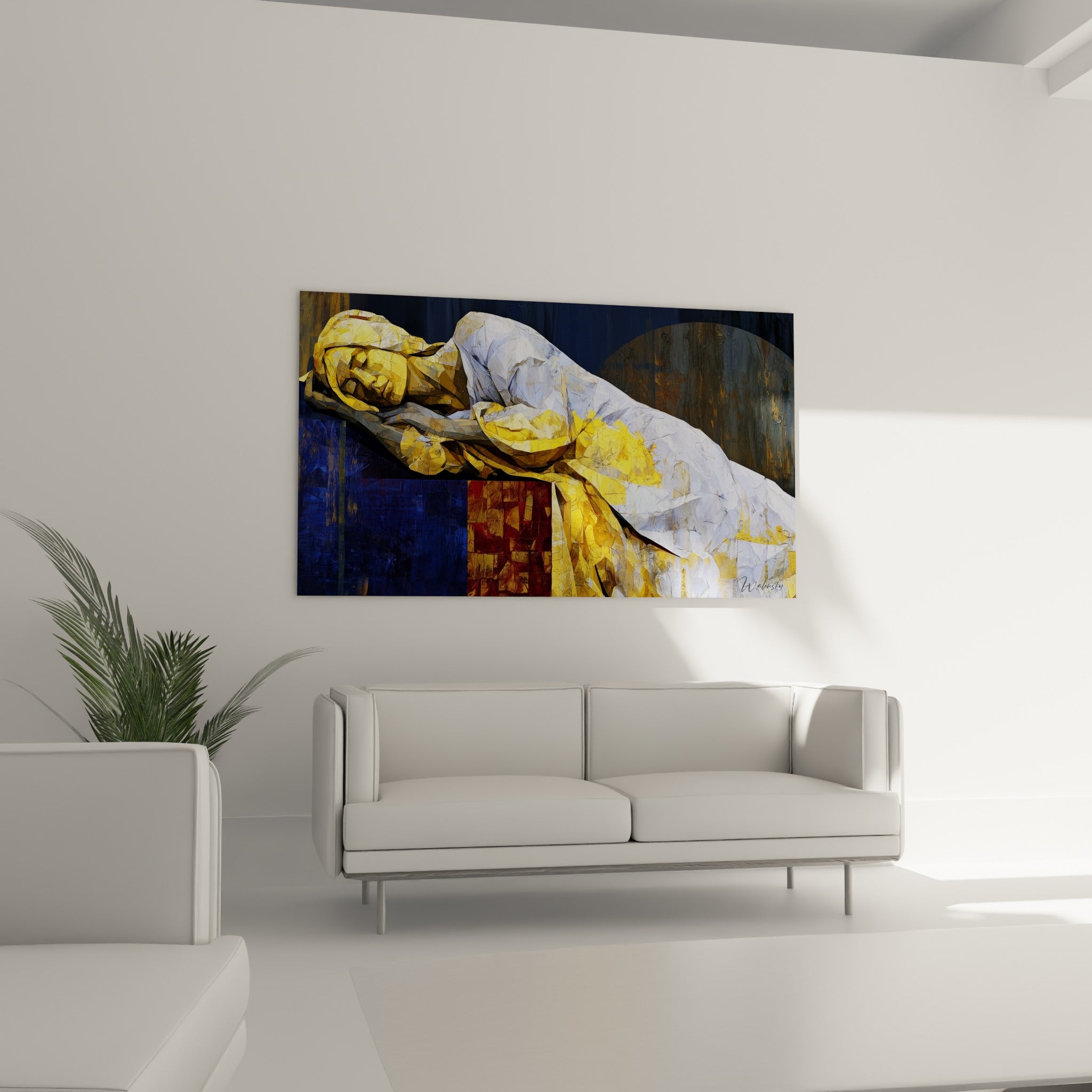 Corps abstrait aux tons dorés et bleu marine, disposé au-dessus d'un canapé dans un salon lumineux