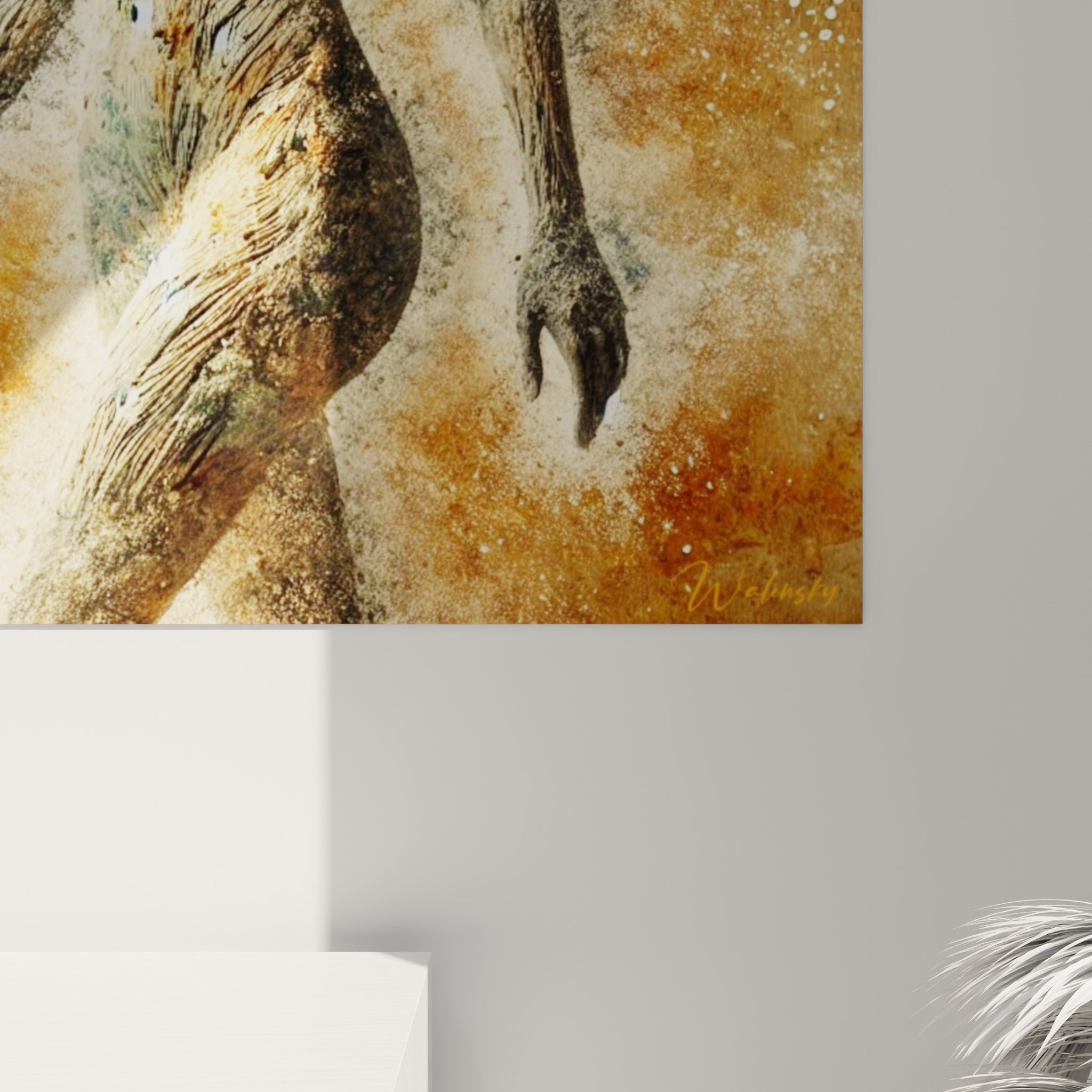 Grain fibreux du corps ocre et brun, poussière blanche éclatée sur toile texturée en gros plan