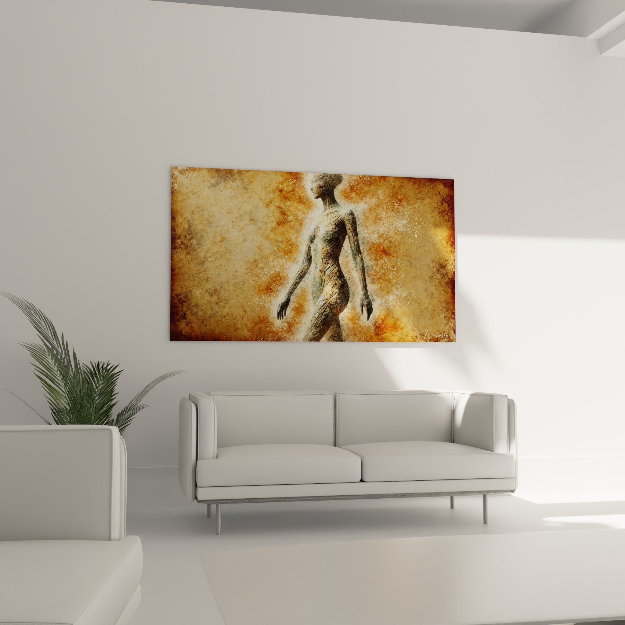 Corps abstrait aux tons rouille et beige, figure en marche au-dessus d'un canapé dans un salon lumineux