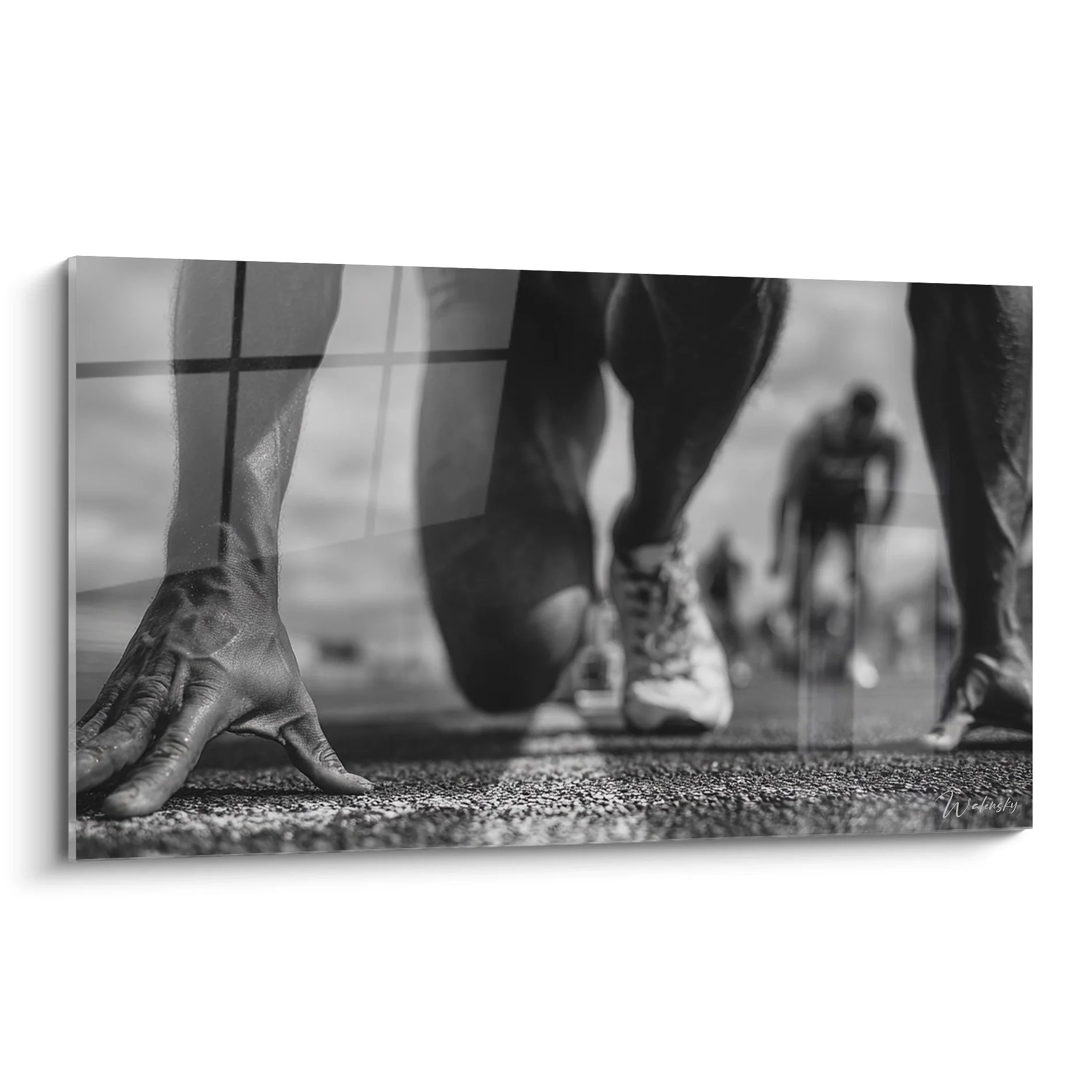 Tableau course à pied noir et blanc montrant des pieds de coureurs sur asphalte