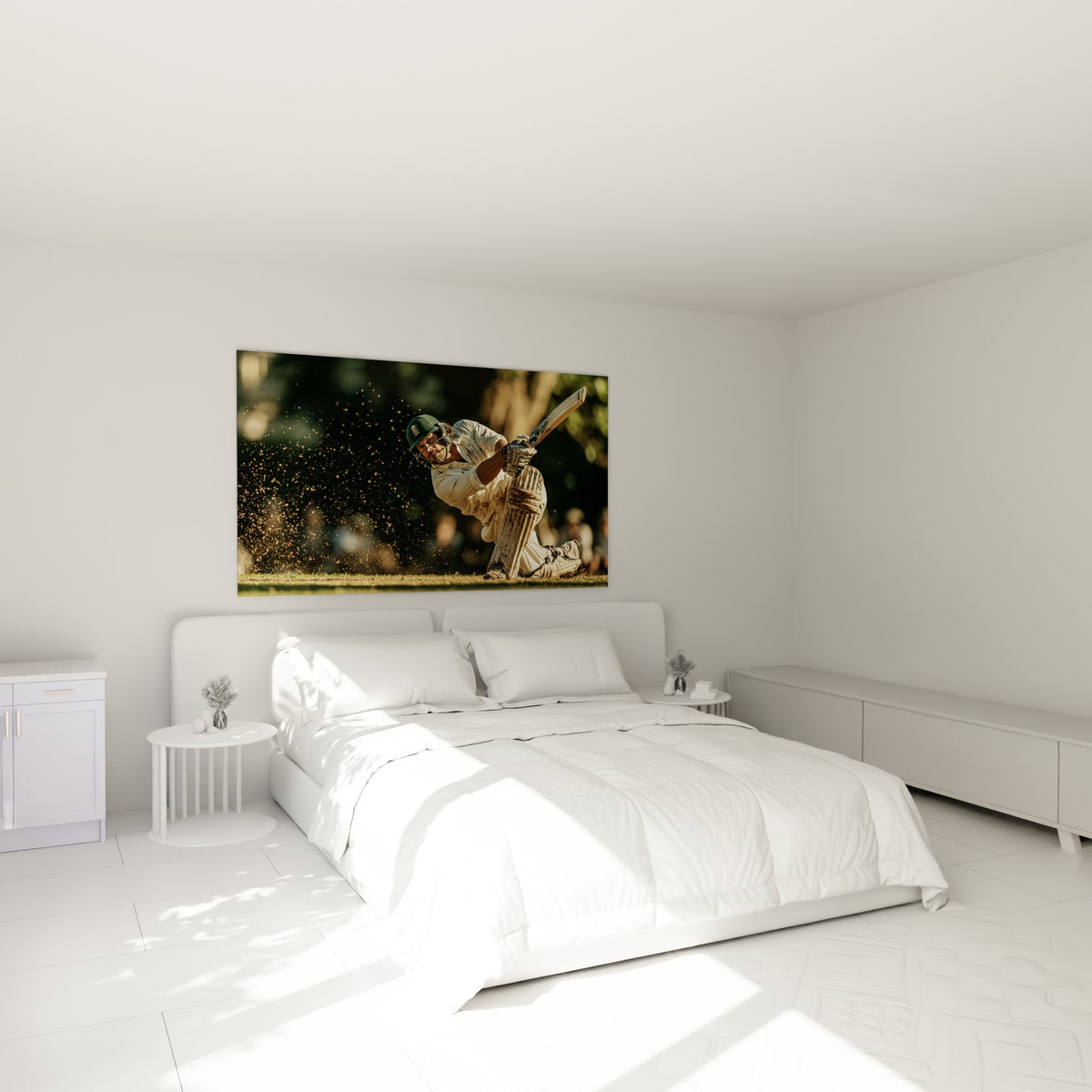 Sportif blanc et vert lançant son coup de batte, accroché au-dessus d'un lit dans une chambre claire