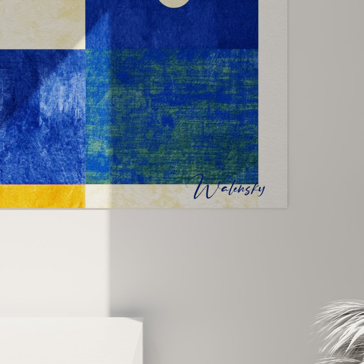 Grain texturé du tableau cricket révélant les nuances bleu marine, ocre et ivoire en gros plan sur la toile