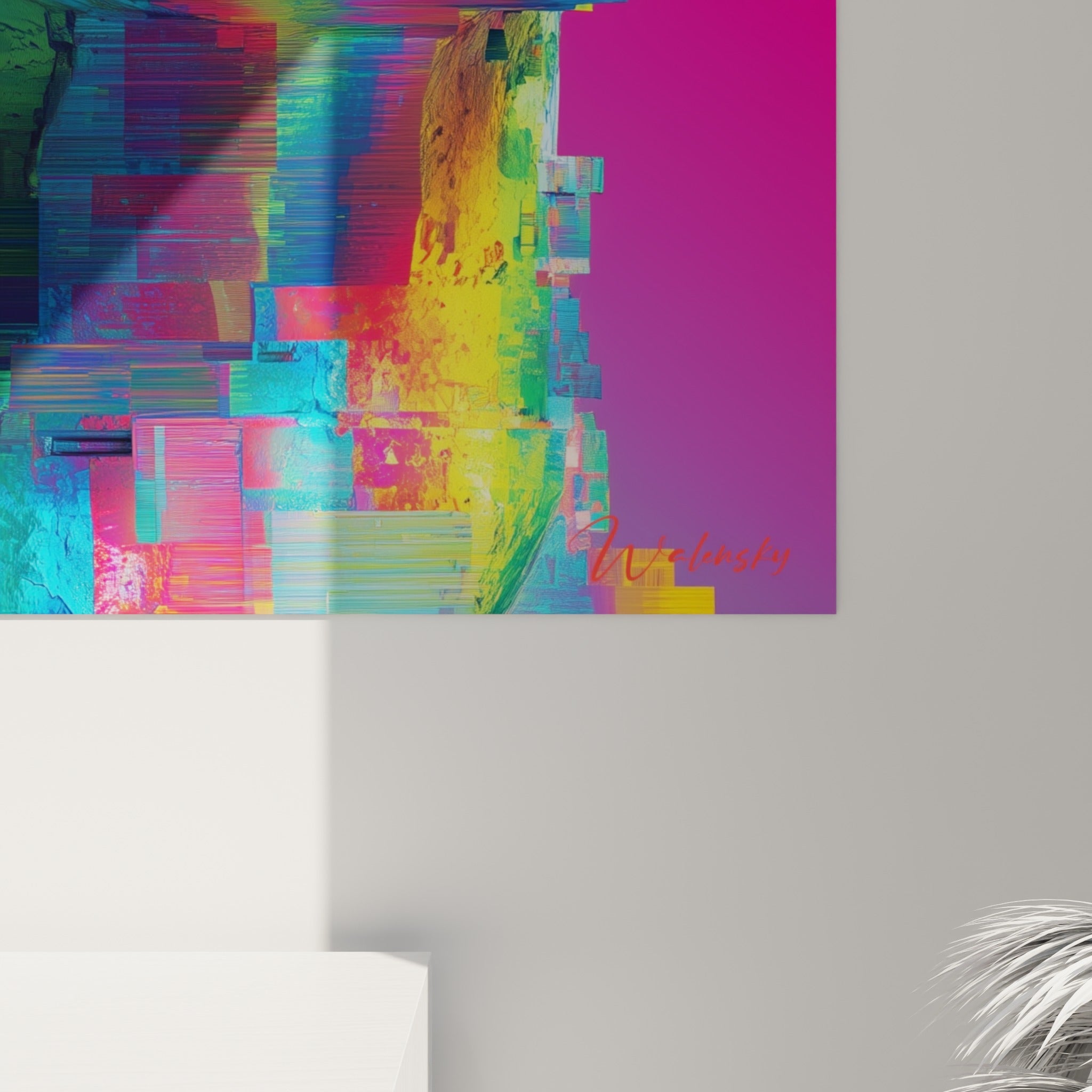 Détail du grain pictural sur le visage glitché, empâtements turquoise et coulures orangées visibles de près