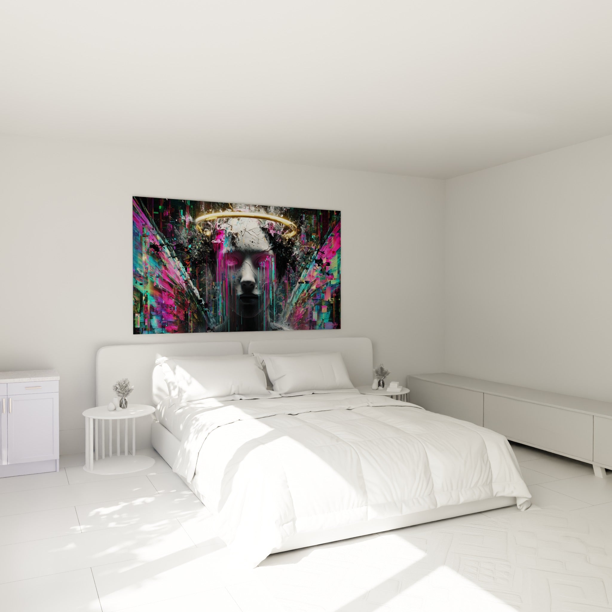 Portrait numérique aux coulures turquoise et magenta accroché au-dessus d'un lit dans une chambre claire