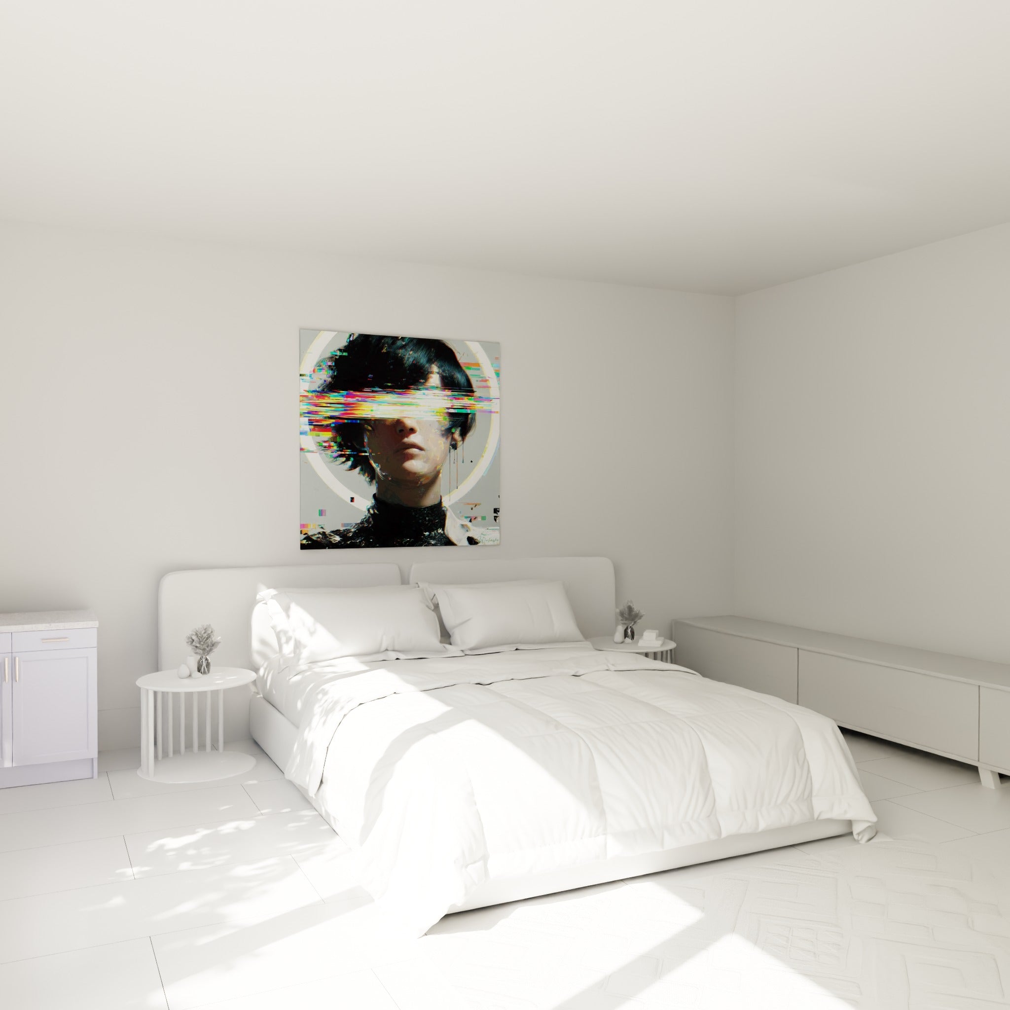 Portrait numérique fragmenté en bleu et rose fluo au-dessus d'un lit dans une chambre claire