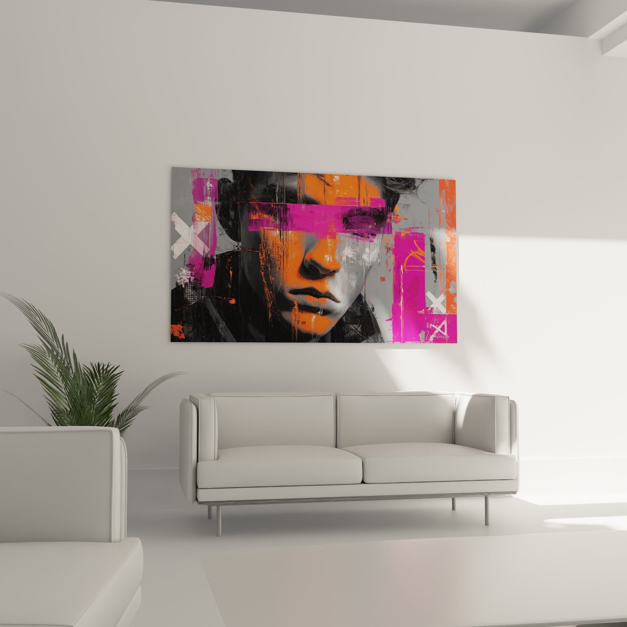 Visage fragmenté Cyberpunk aux teintes fuchsia et orange, disposé au-dessus d'un canapé dans un salon lumineux