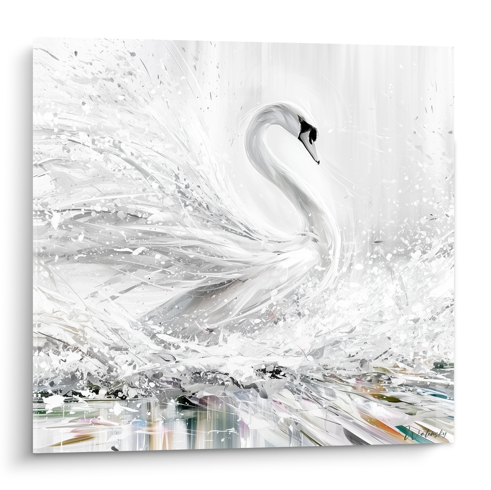 Cygne blanc aux ailes déployées, bec noir, jaillissement de matière blanche et grise éclaboussée