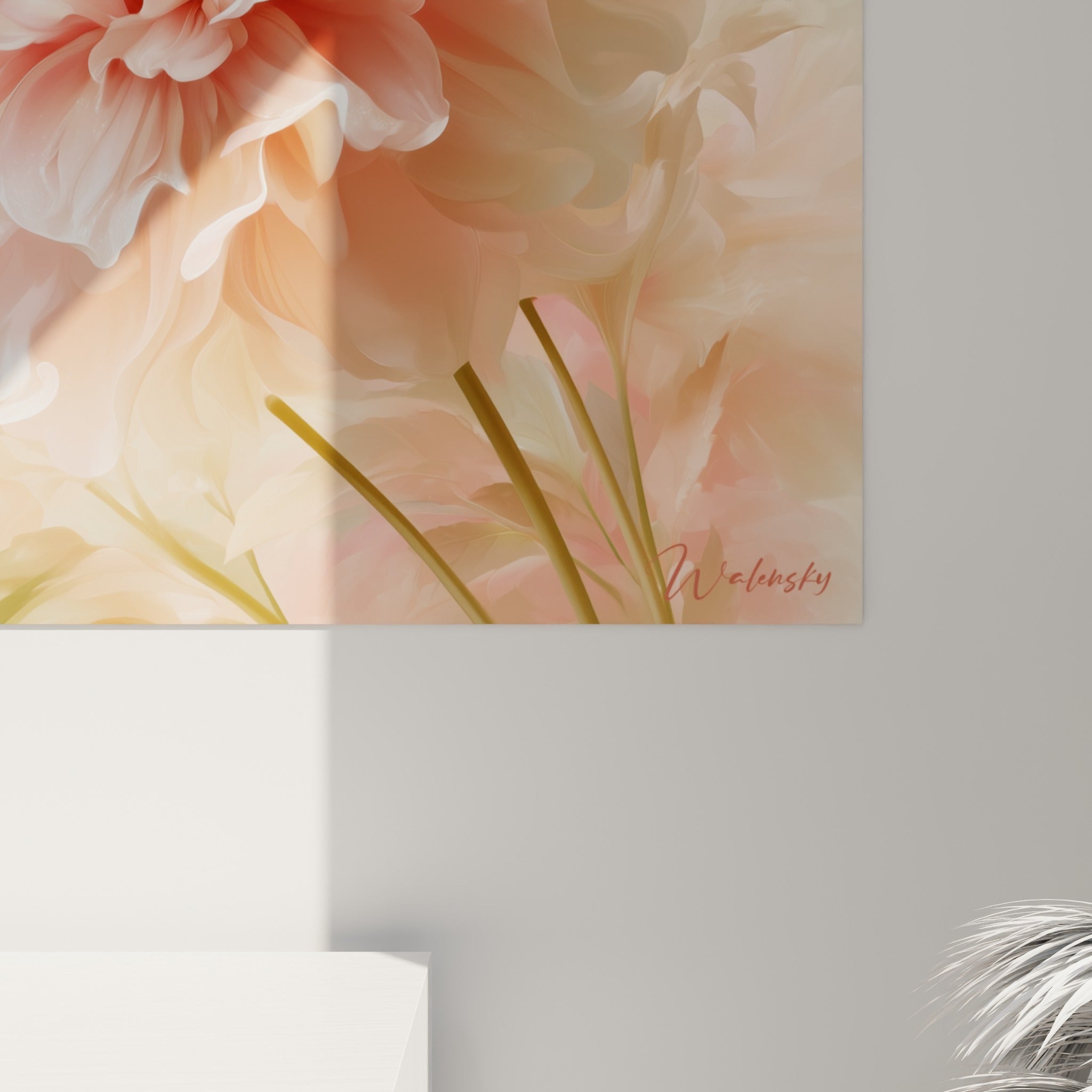 Détail des pétales de dahlia où le rose corail se fond doucement dans le crème ivoire texturé