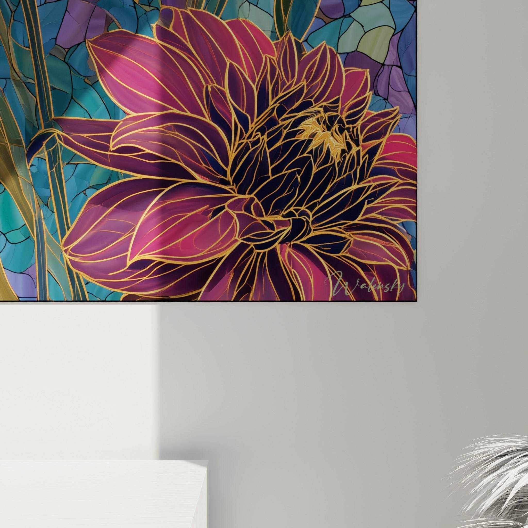 Détails du dahlia montrant les liserés dorés séparant chaque pétale orange, bordeaux et bleu turquoise