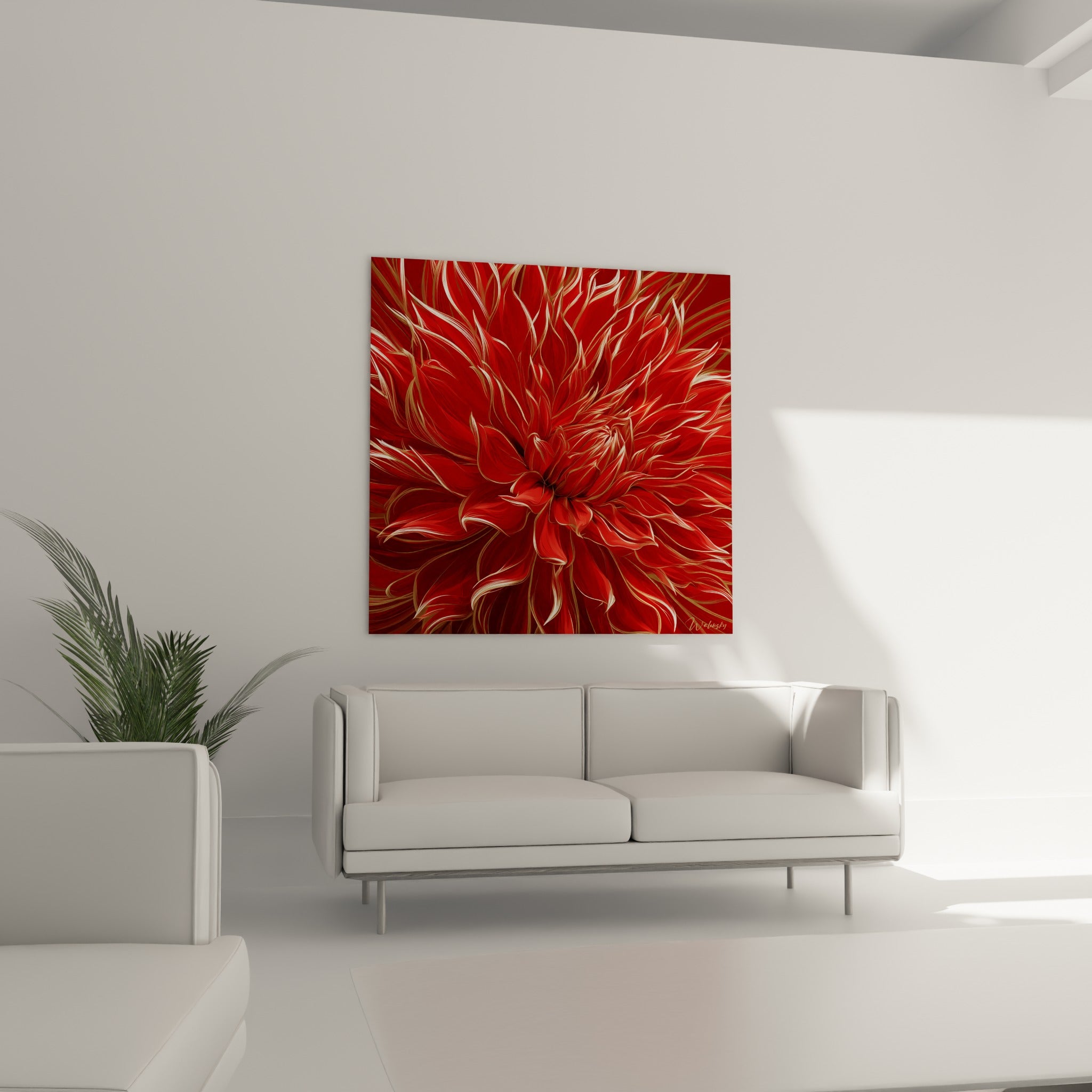 Fleur bordeaux et dorée aux courbes graphiques au-dessus d'un canapé dans un salon lumineux