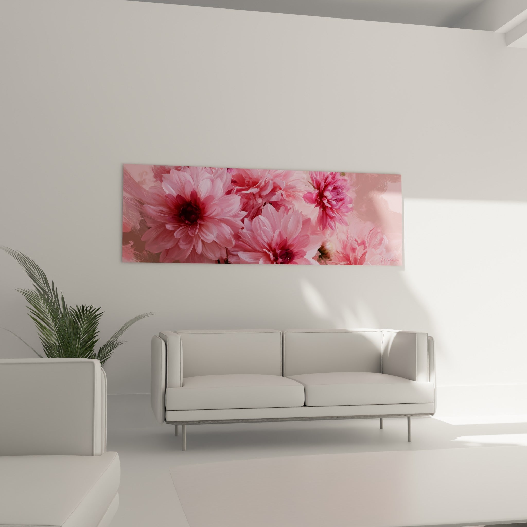 Fleurs de dahlia rose pâle et bordeaux profond au-dessus d'un canapé dans un salon lumineux