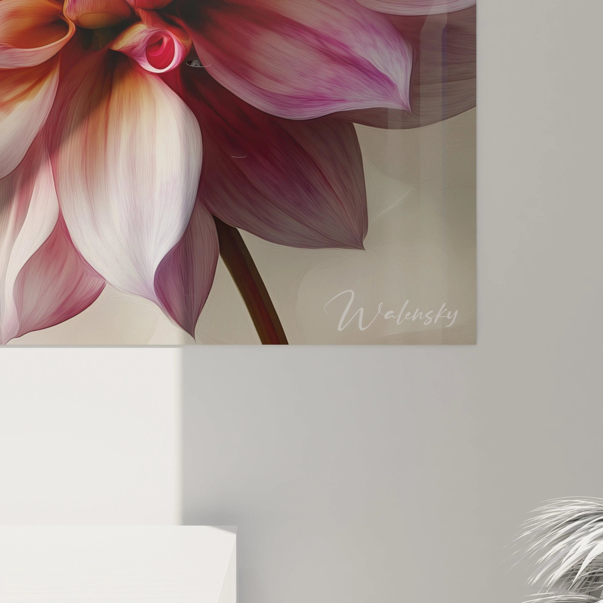 Un tableau Dahlia nature prĂ©sentant une composition florale dĂ©taillĂ©e, oĂč les pĂ©tales rose et beige se fondent dans un fond clair, avec un jeu de lumiĂšres et des textures vaporeuses.