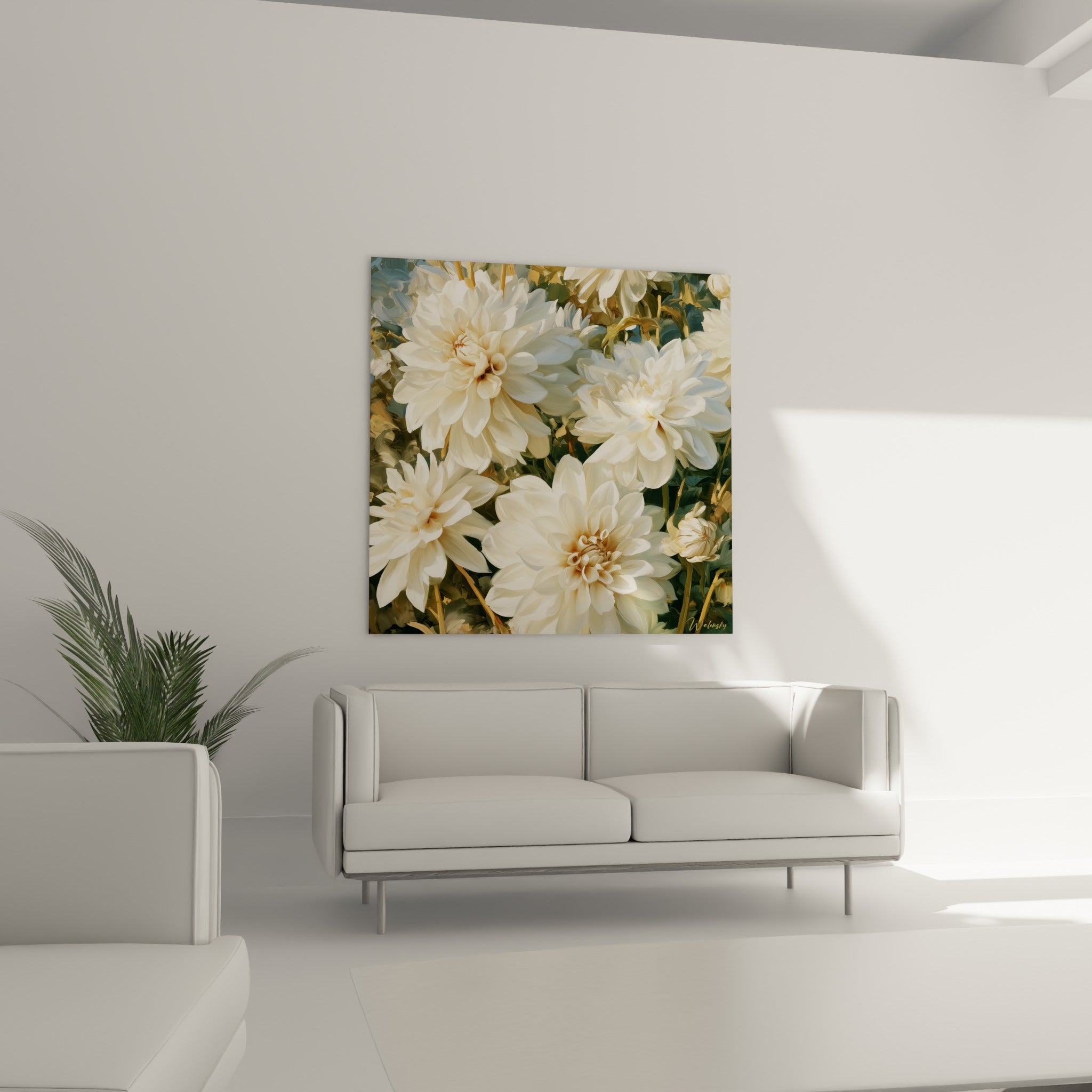 Fleurs de dahlia crème et dorées aux textures peintes généreuses, disposées au-dessus d'un canapé dans un salon lumineux