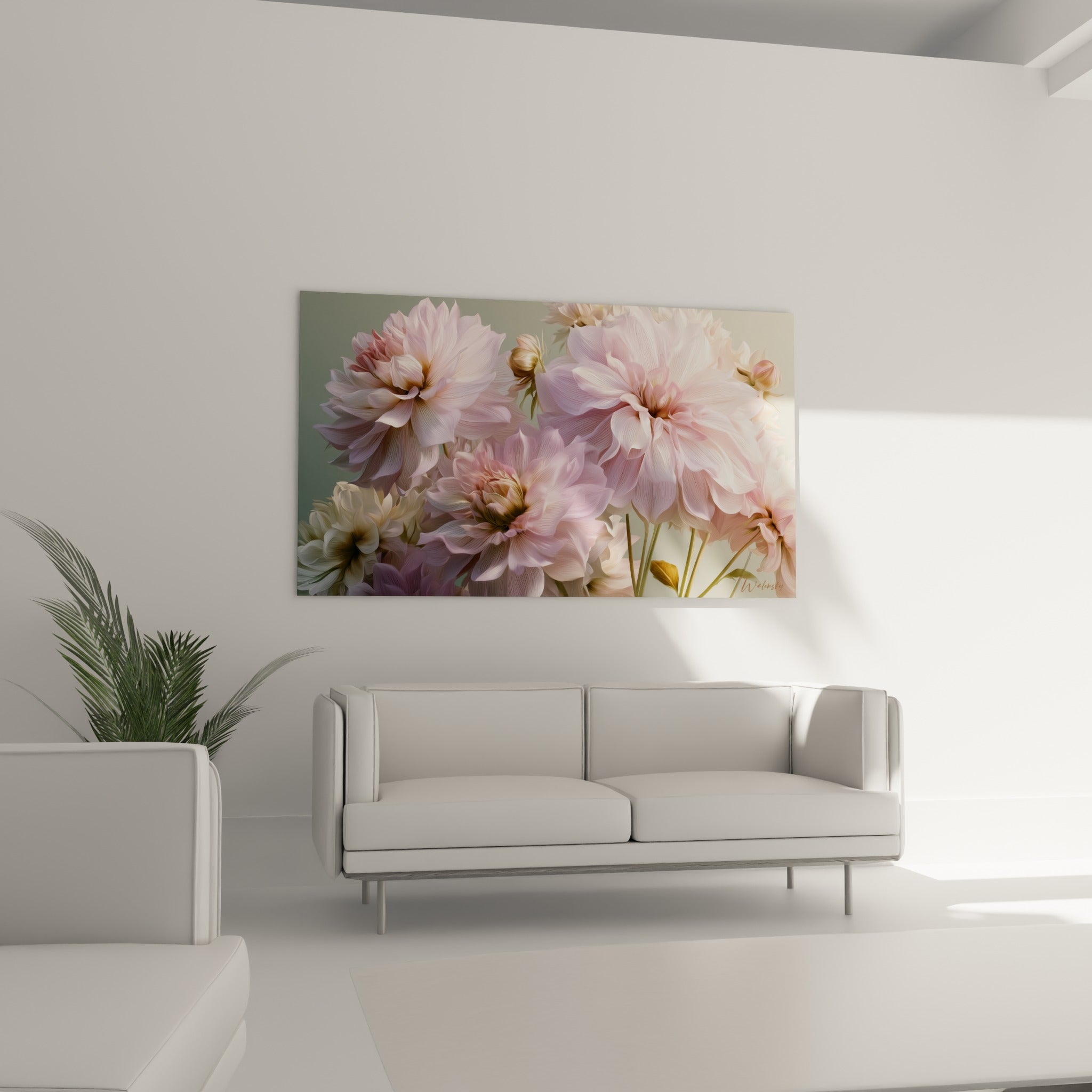 Fleurs de dahlia rose pastel et blanc ivoire, disposées au-dessus d'un canapé dans un salon lumineux