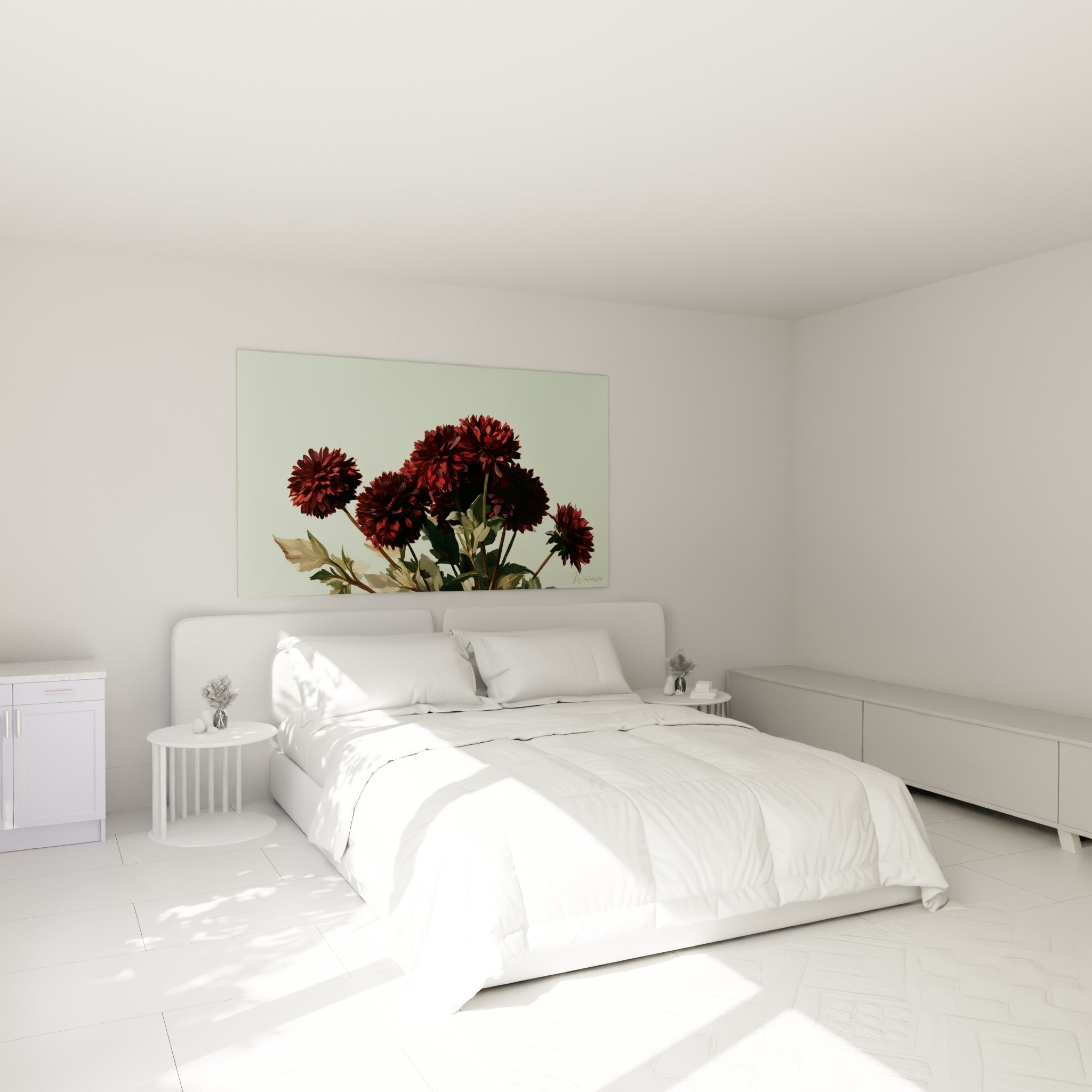Bouquet de dahlias rouge foncé et vert olive accroché au-dessus d'un lit dans une chambre claire