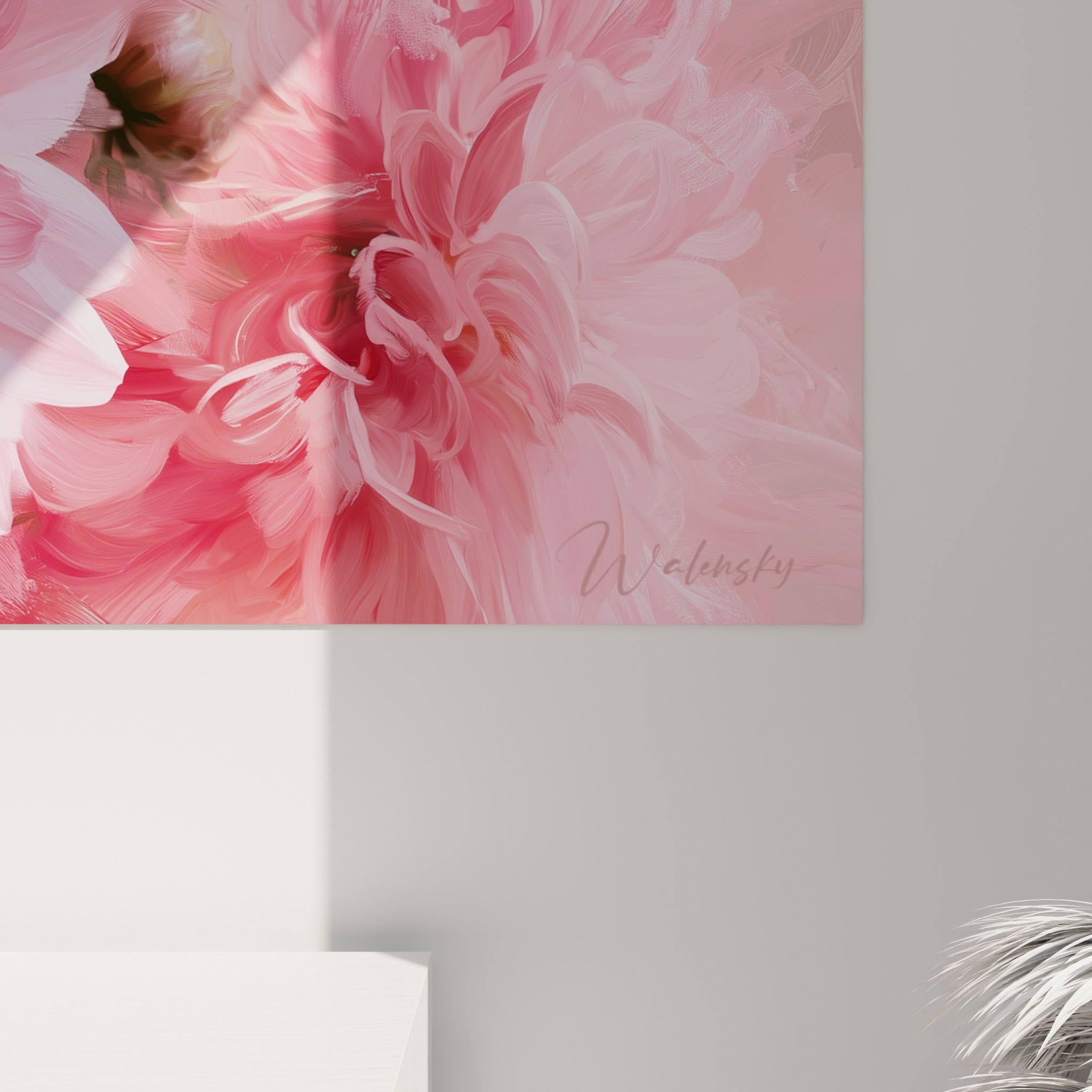 Détail des pétales de dahlia rose et pourpre montrant la matière peinte, empâtements et coulures colorées