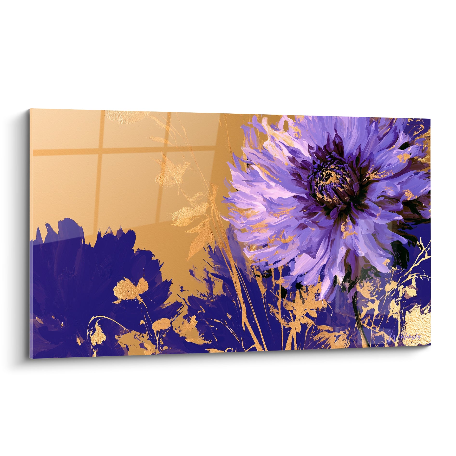 Dahlia aux pétales violets et lavande, cœur sombre, fond doré et bleu indigo profond