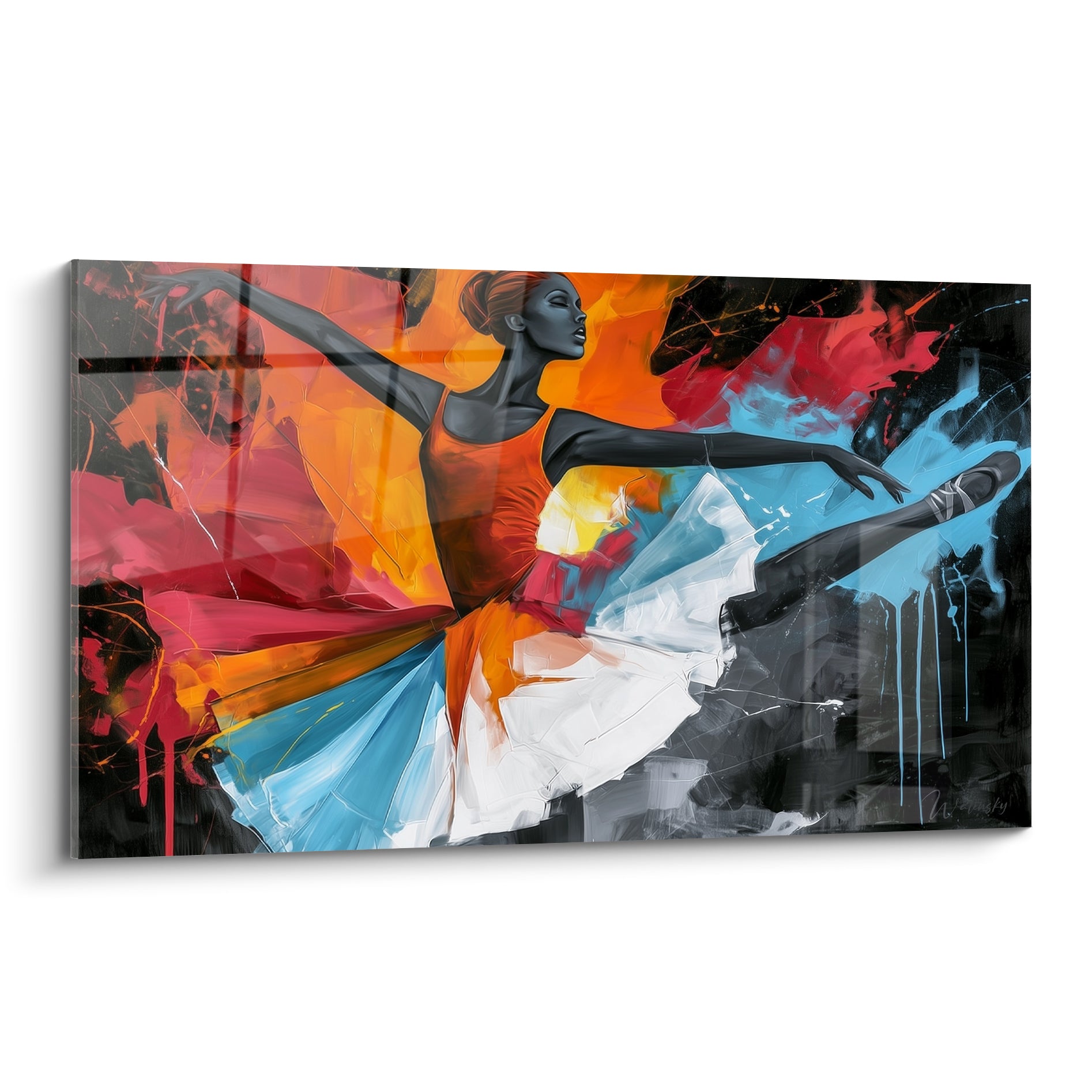 Ballerine en arabesque, tutu bleu pastel et blanc, fond orange et rouge éclaboussé, tableau danseuse abstrait