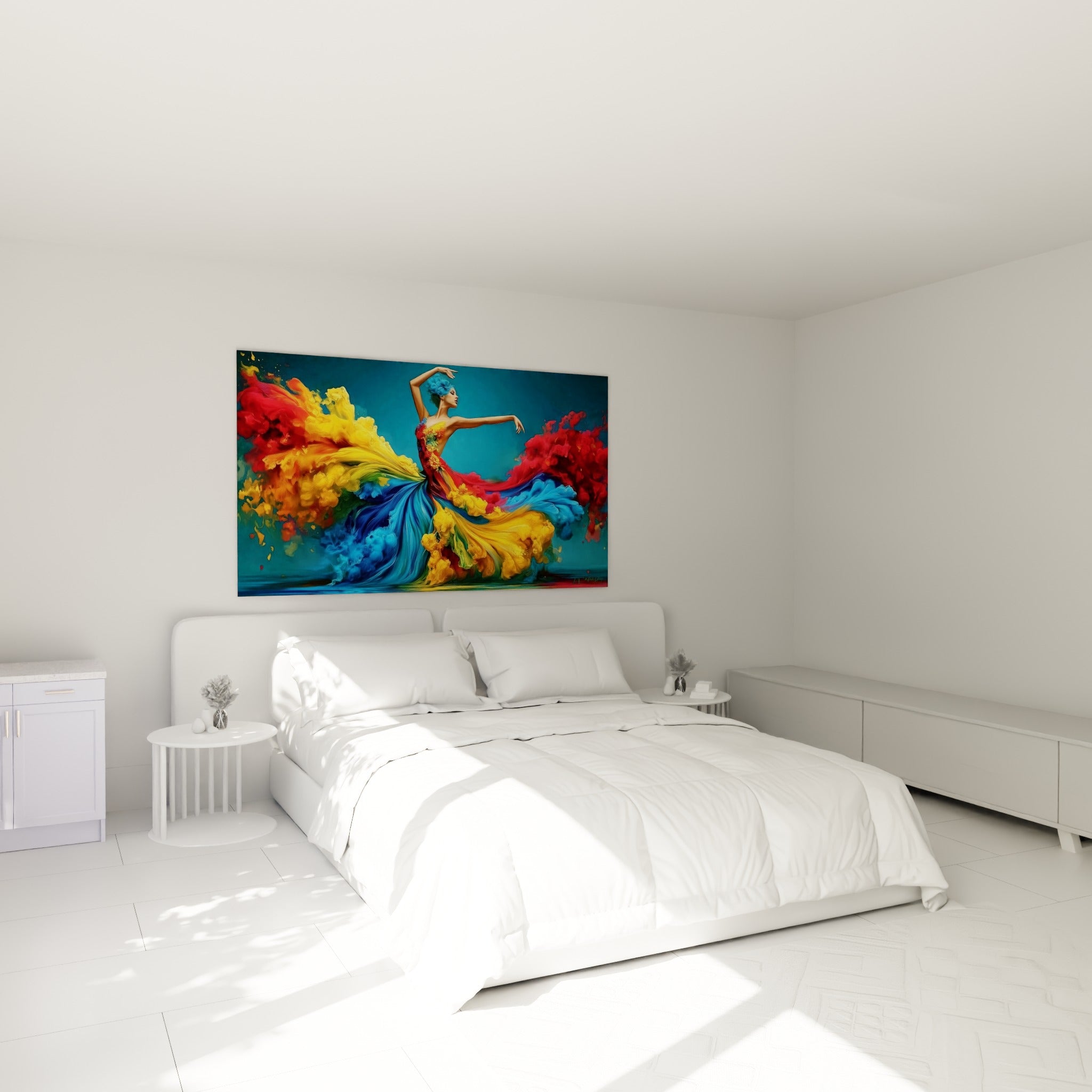 Silhouette dansante aux couleurs jaune et rouge éclatant, accrochée au-dessus d'un lit dans une chambre claire