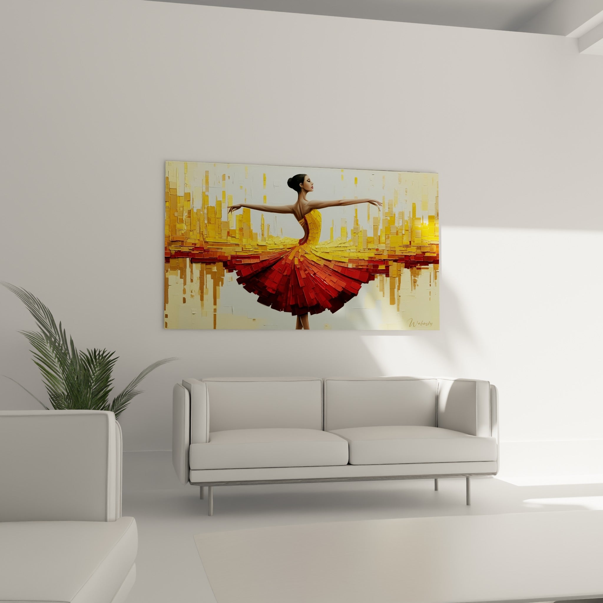 Silhouette gracieuse jaune et bordeaux de la Danseuse abstrait au-dessus d'un canapé dans un salon lumineux