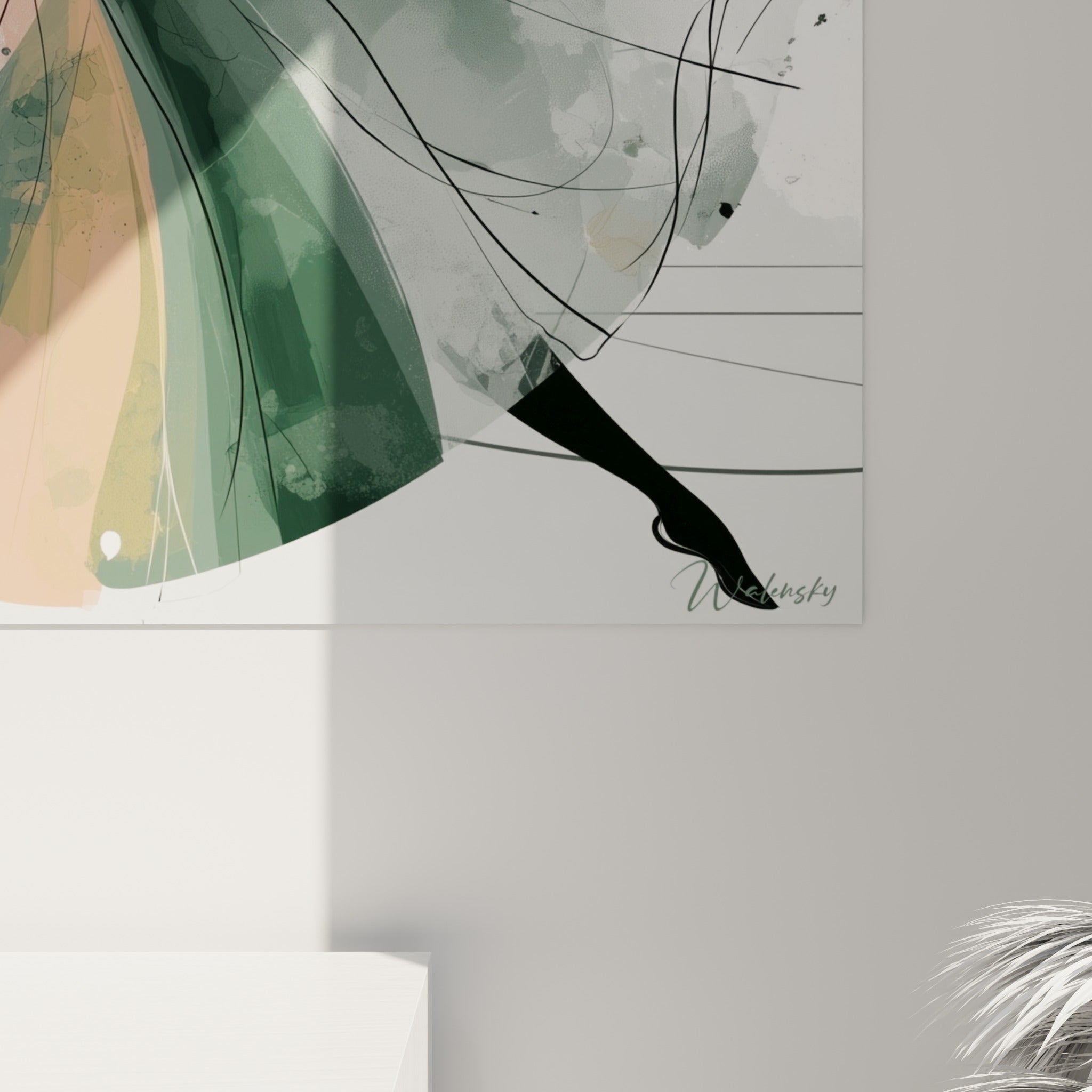Détail du grain pictural sur ce tableau danseuse abstrait, coulures ocre et vertes mêlées à l'encre noire