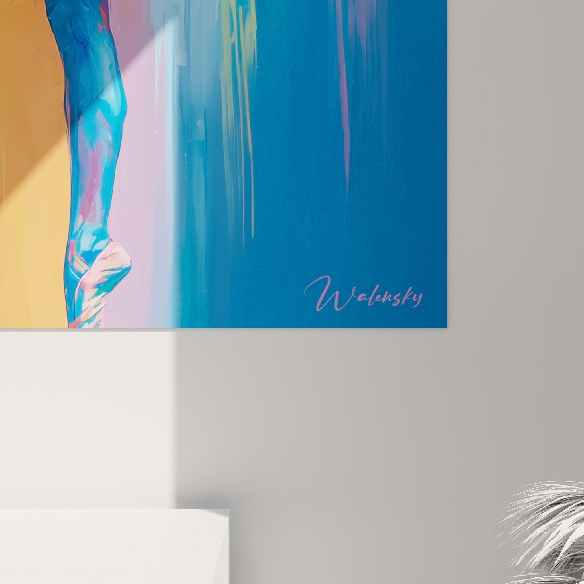Empâtements colorés en bleu marine et jaune vif, matière épaisse révélant le geste dansé du tableau danseuse abstrait