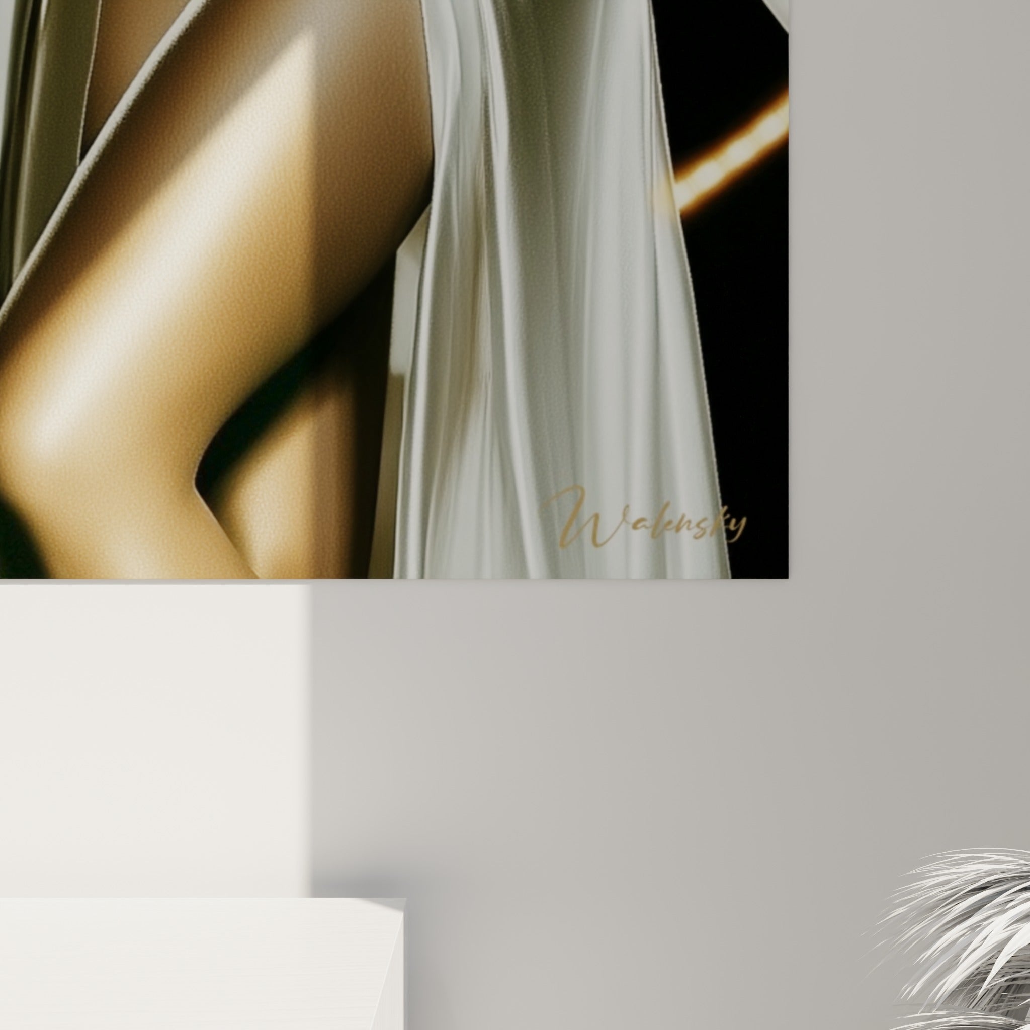 Empâtements lumineux du satin blanc et coulures dorées sur le drapé de la danseuse abstrait accrochée