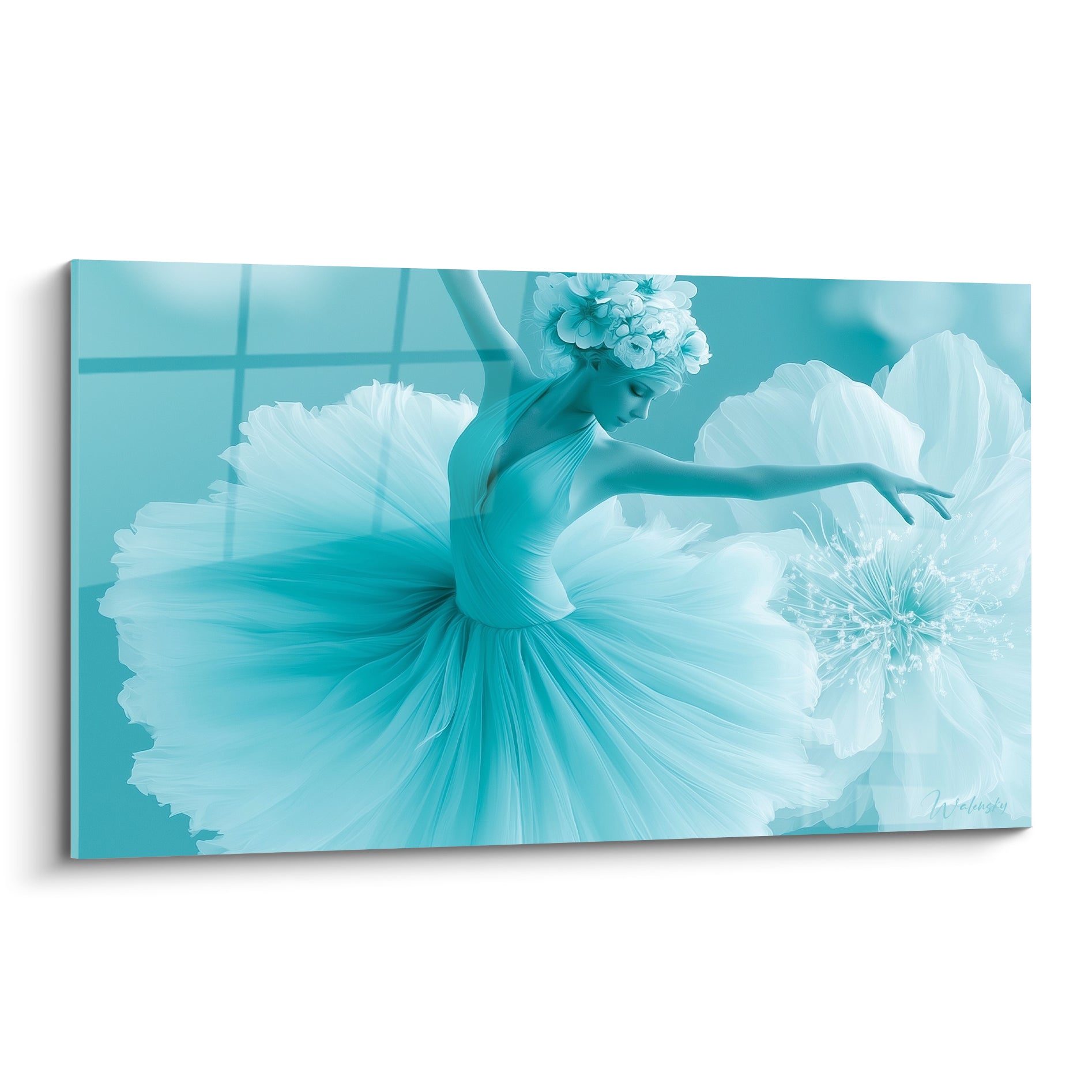 Danseuse abstrait en tutu turquoise, bras levé, entourée d'une fleur blanche géante