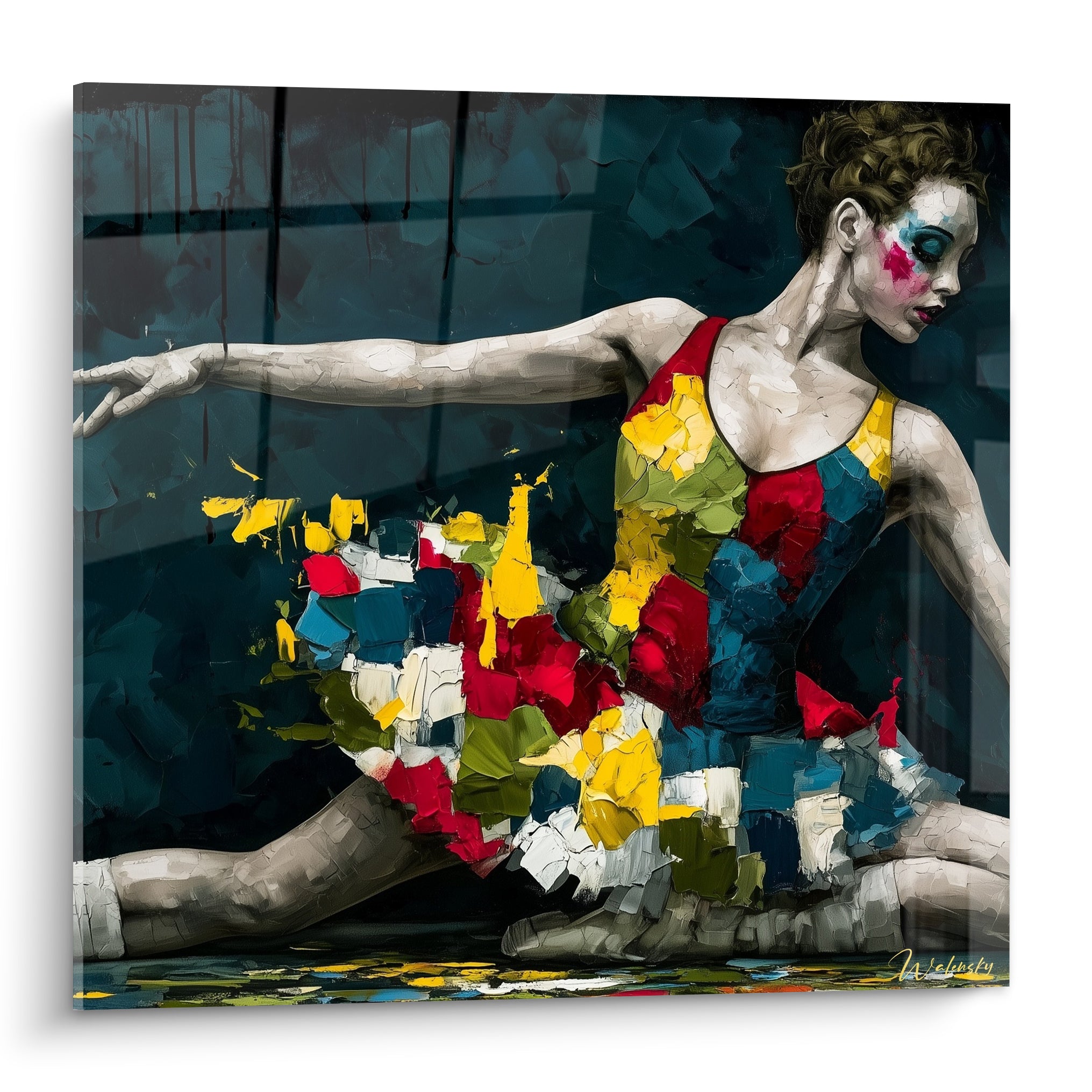 Danseuse en grand écart, tutu rouge et jaune fragmenté, fond bleu marine texturé