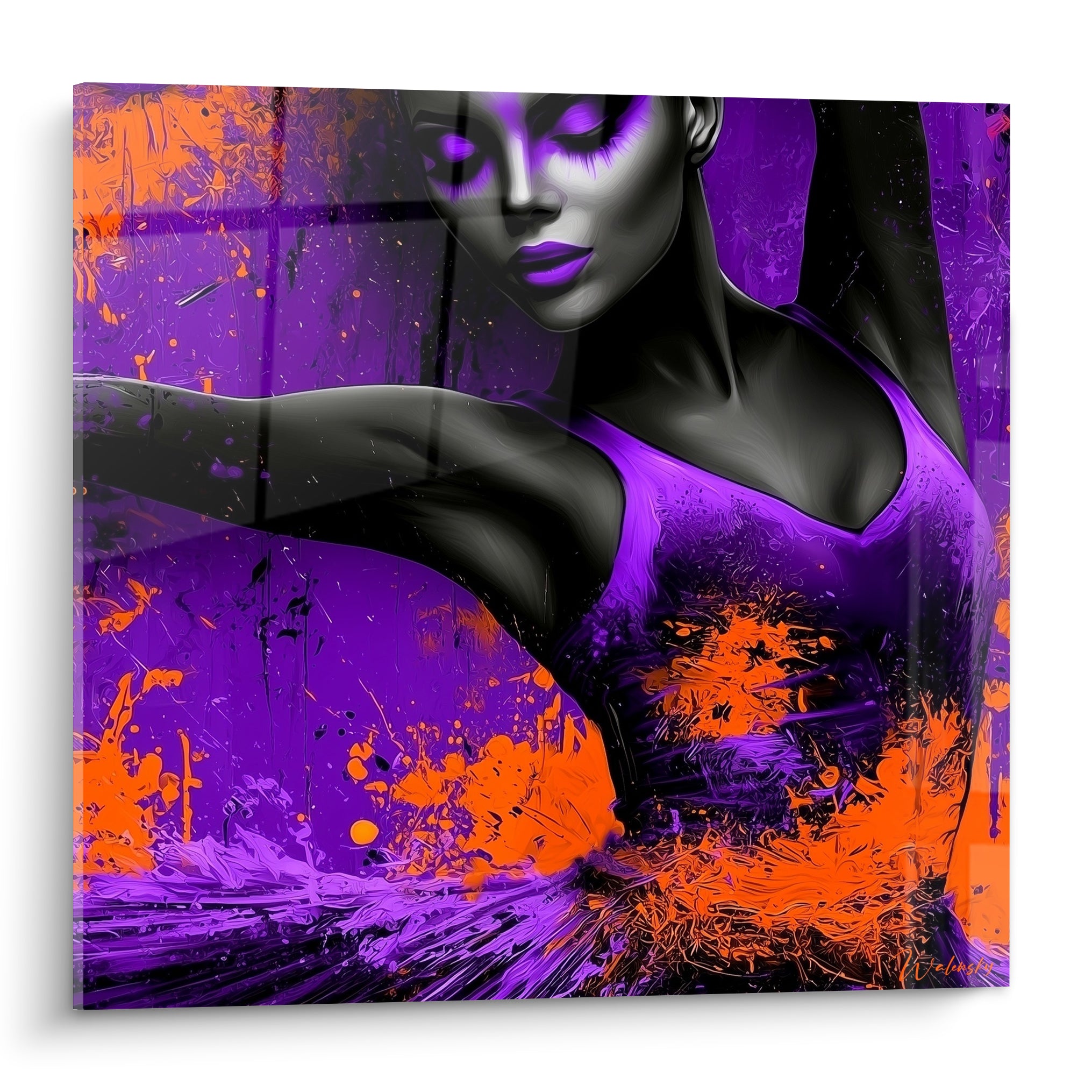 Danseuse abstraite au visage gris et violet, bras tendu, éclaboussures orange vif en mouvement