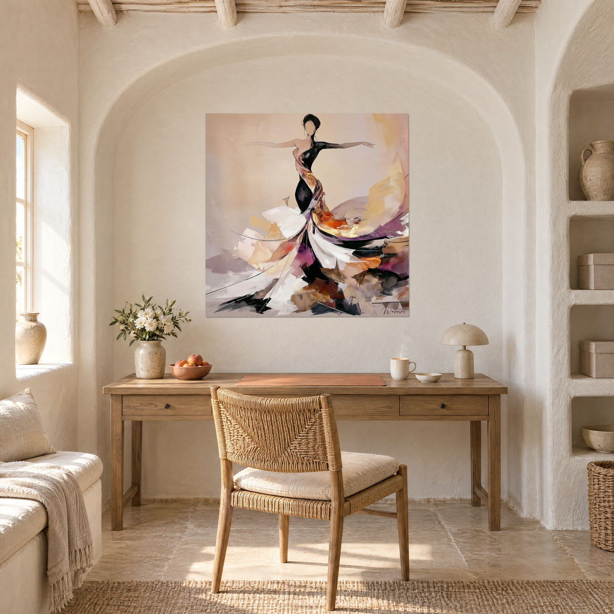 Tableau valse abstraite d'une danseuse, volants ivoire, touches rouille et mauve sur fond sable, au-dessus d'un bureau en bois clair
