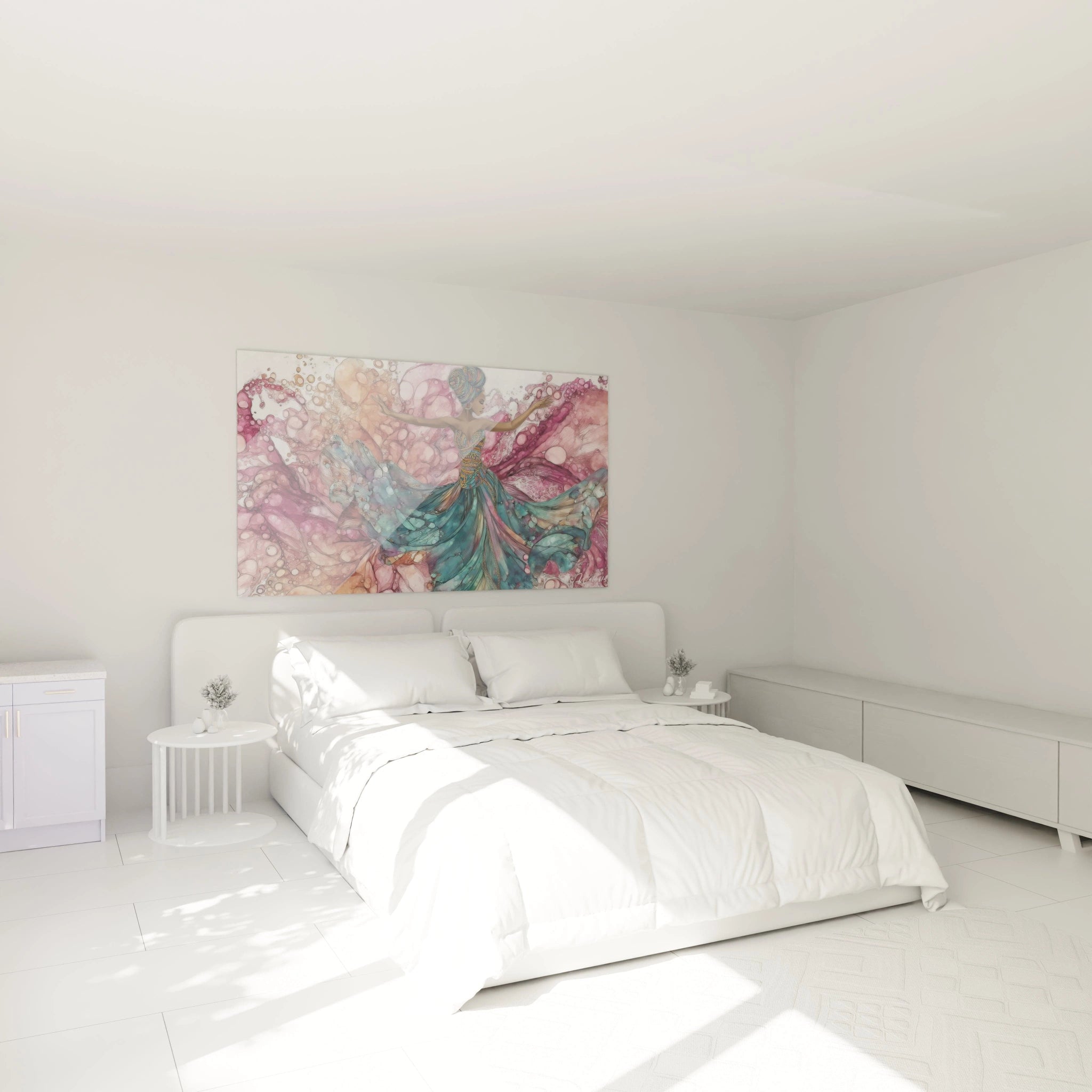 Tableau danseuse africaine coloré accroché au mur d'une chambre moderne et lumineuse