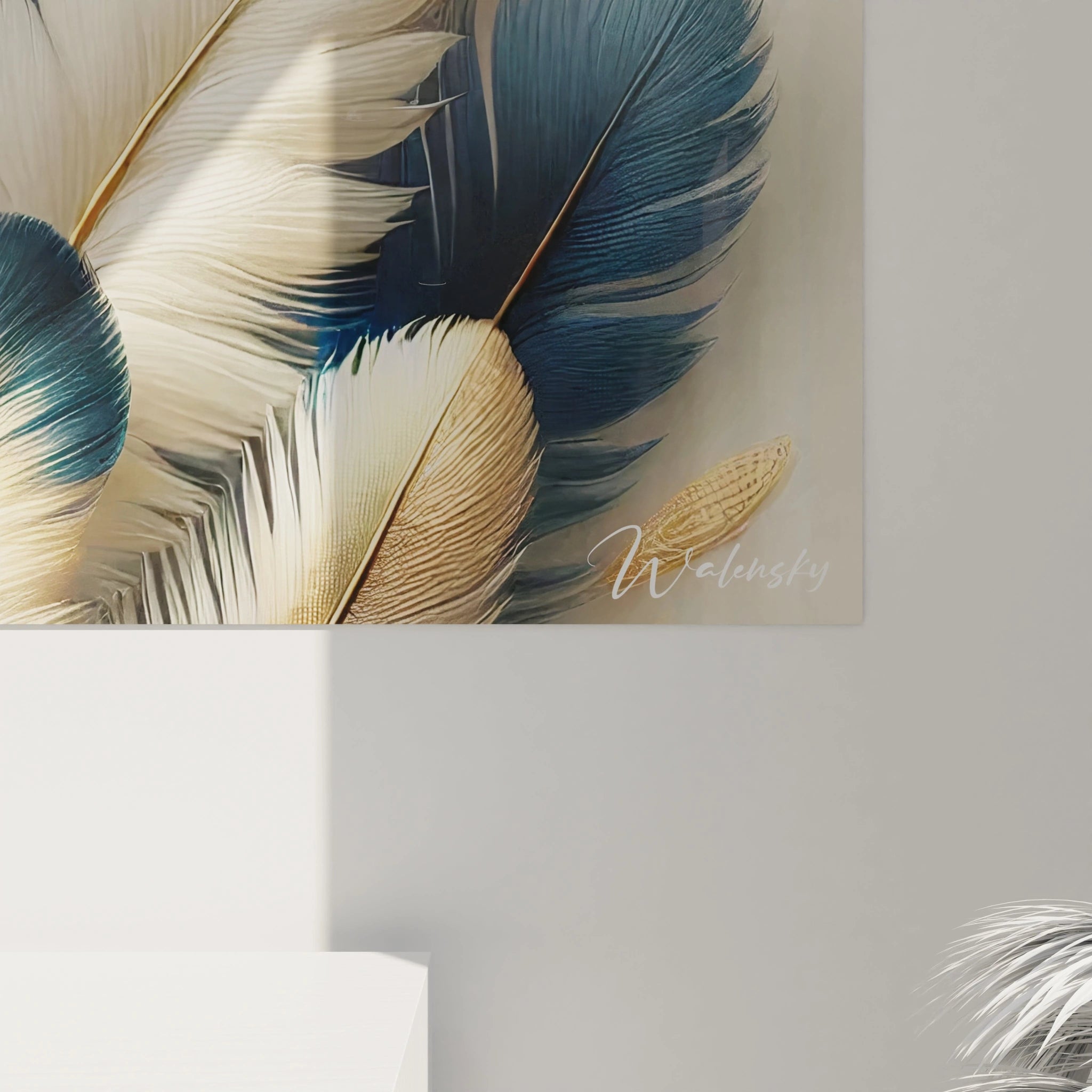 Gros plan sur le tableau Plume, mettant en valeur la texture et les details soigneusement travailles de chaque plume. Une invitation poetique a la legerete et a l’elegance dans votre interieur.