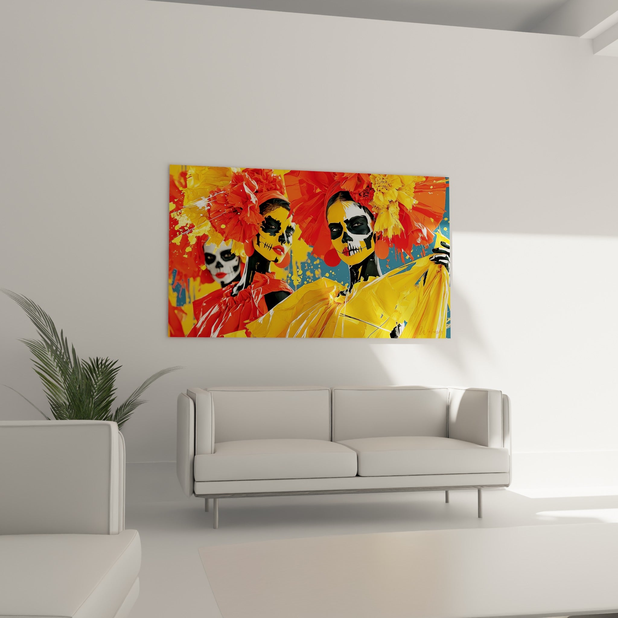 Trois calaveras fleuries jaune et orangé du Dia de los Muertos au-dessus d'un canapé dans un salon lumineux