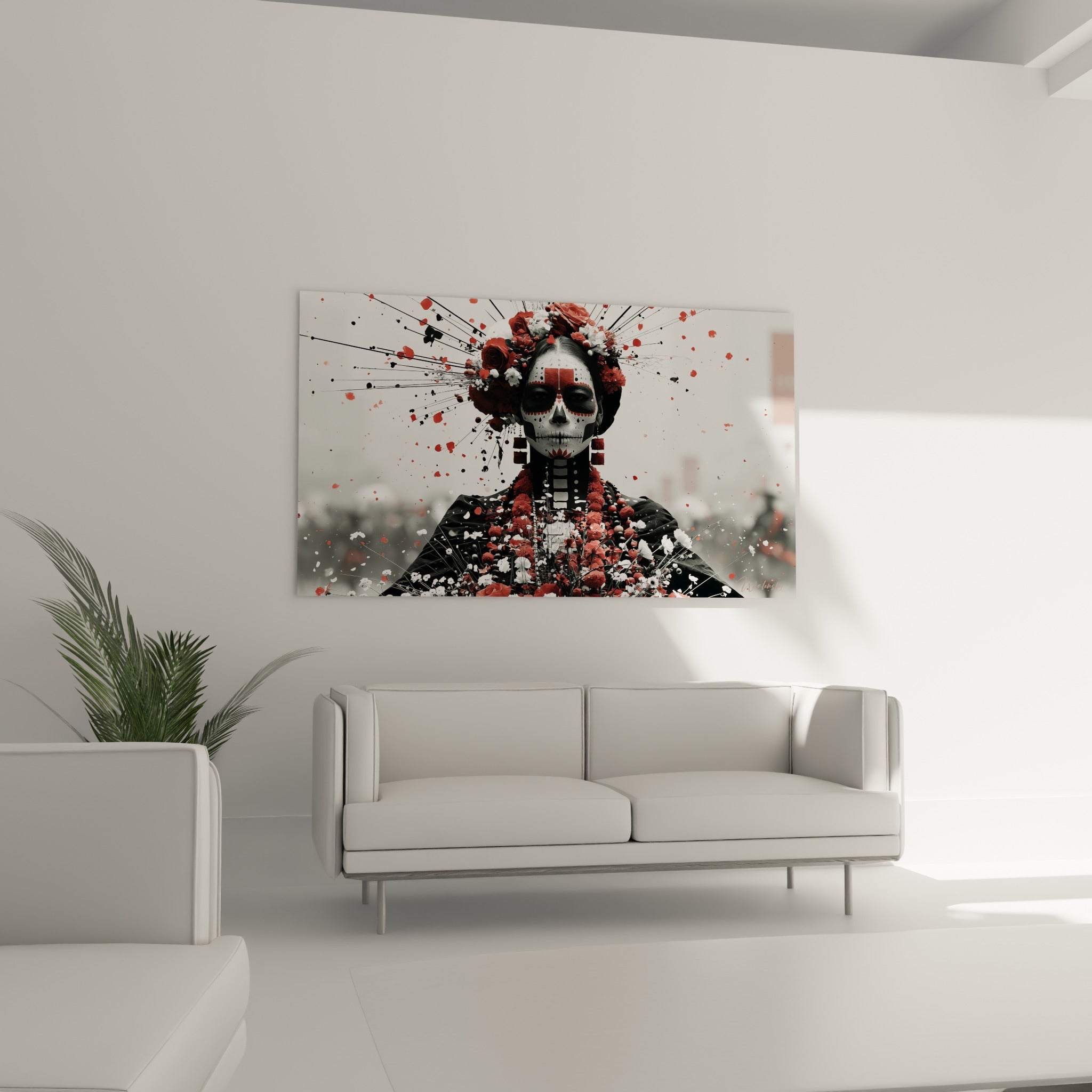 Portrait solennel aux couleurs rouge et noir profond, collier de perles écarlates, au-dessus d'un canapé dans un salon lumineux