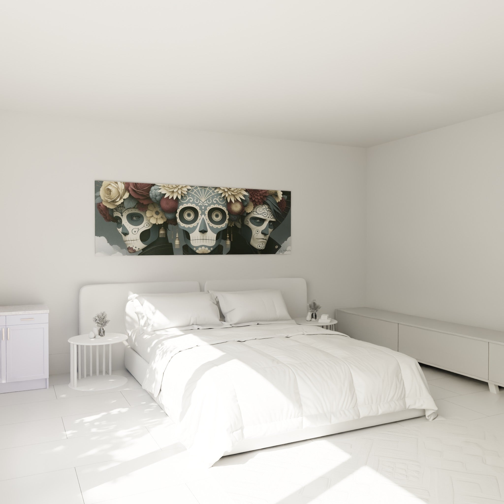 Crânes fleuris Dia de los Muertos en bleu ardoise et bordeaux accrochés au-dessus d'un lit dans une chambre claire