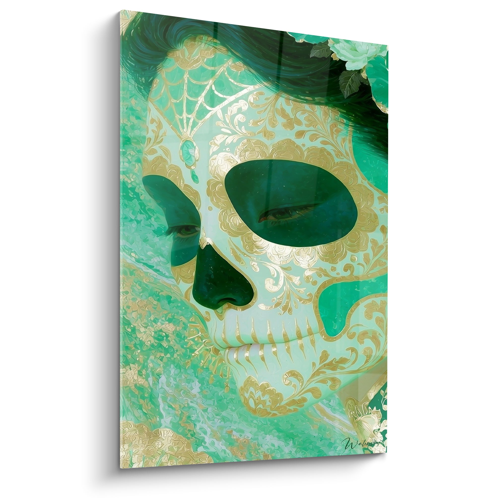 Visage Dia de los Muertos peint en crâne vert émeraude et doré, motifs floraux gravés, regard perçant