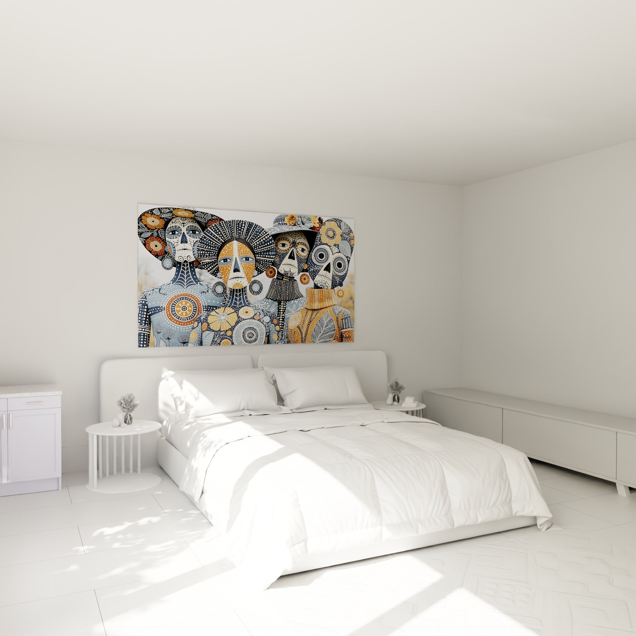 Visages ornés Dia de los Muertos bleu marine et ocre au-dessus d'un lit dans une chambre claire