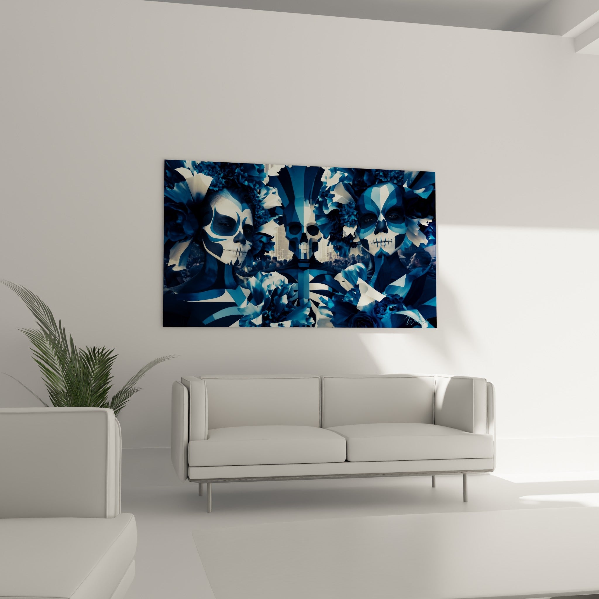 Deux visages maquillés bleu marine et blanc, tableau Dia de los Muertos au-dessus d'un canapé dans un salon lumineux