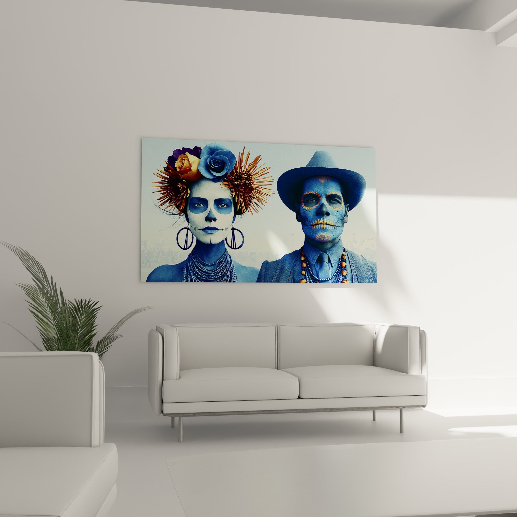 Maquillage squelettique bleu et doré du Dia de los Muertos, chapeau sombre, au-dessus d'un canapé dans un salon lumineux